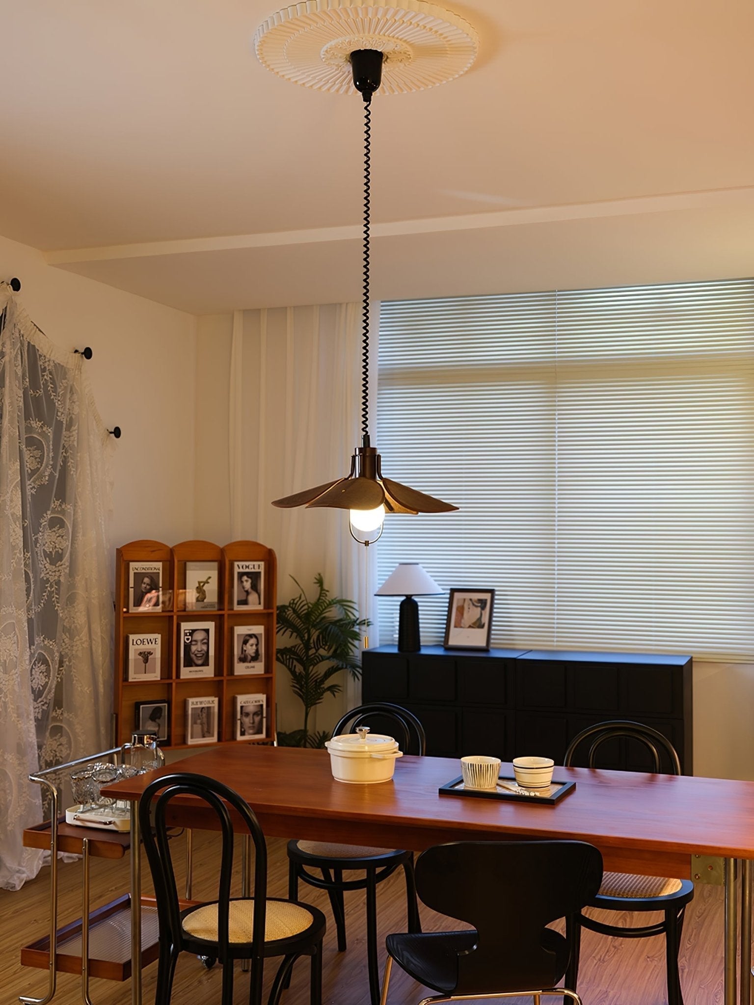 Petal Bloom Pendant Light - Blowlighting