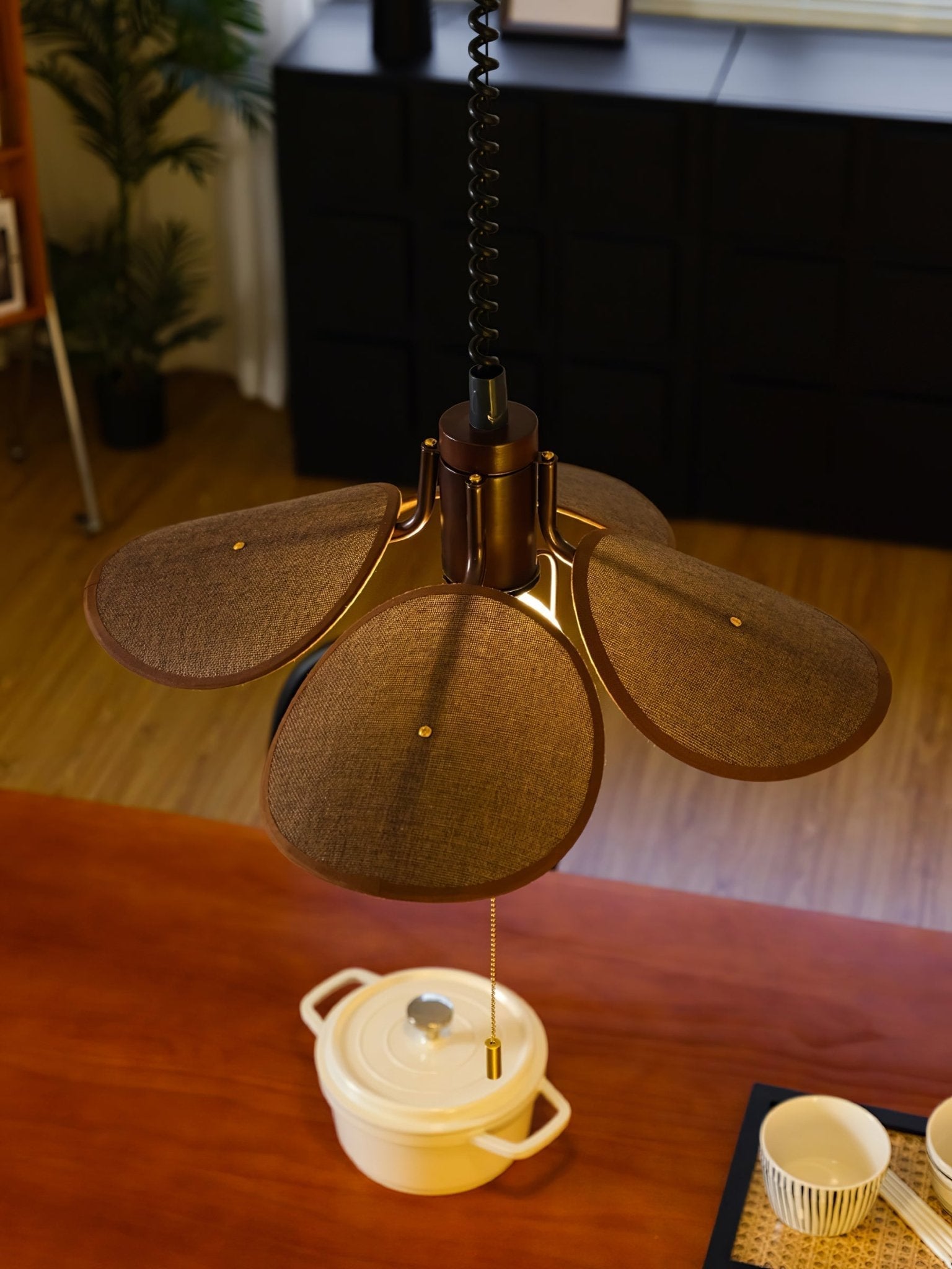 Petal Bloom Pendant Light - Blowlighting