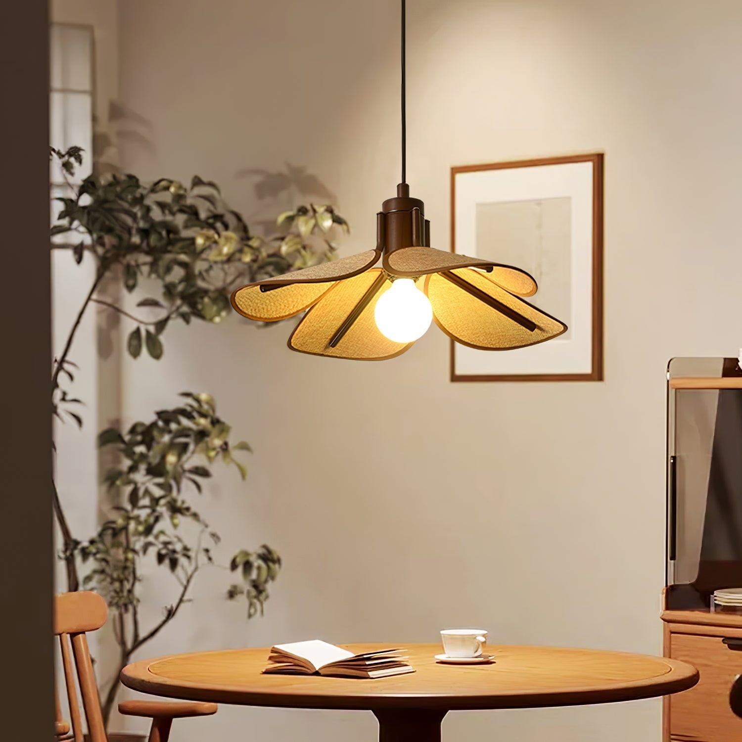 Petal Bloom Pendant Light - Blowlighting