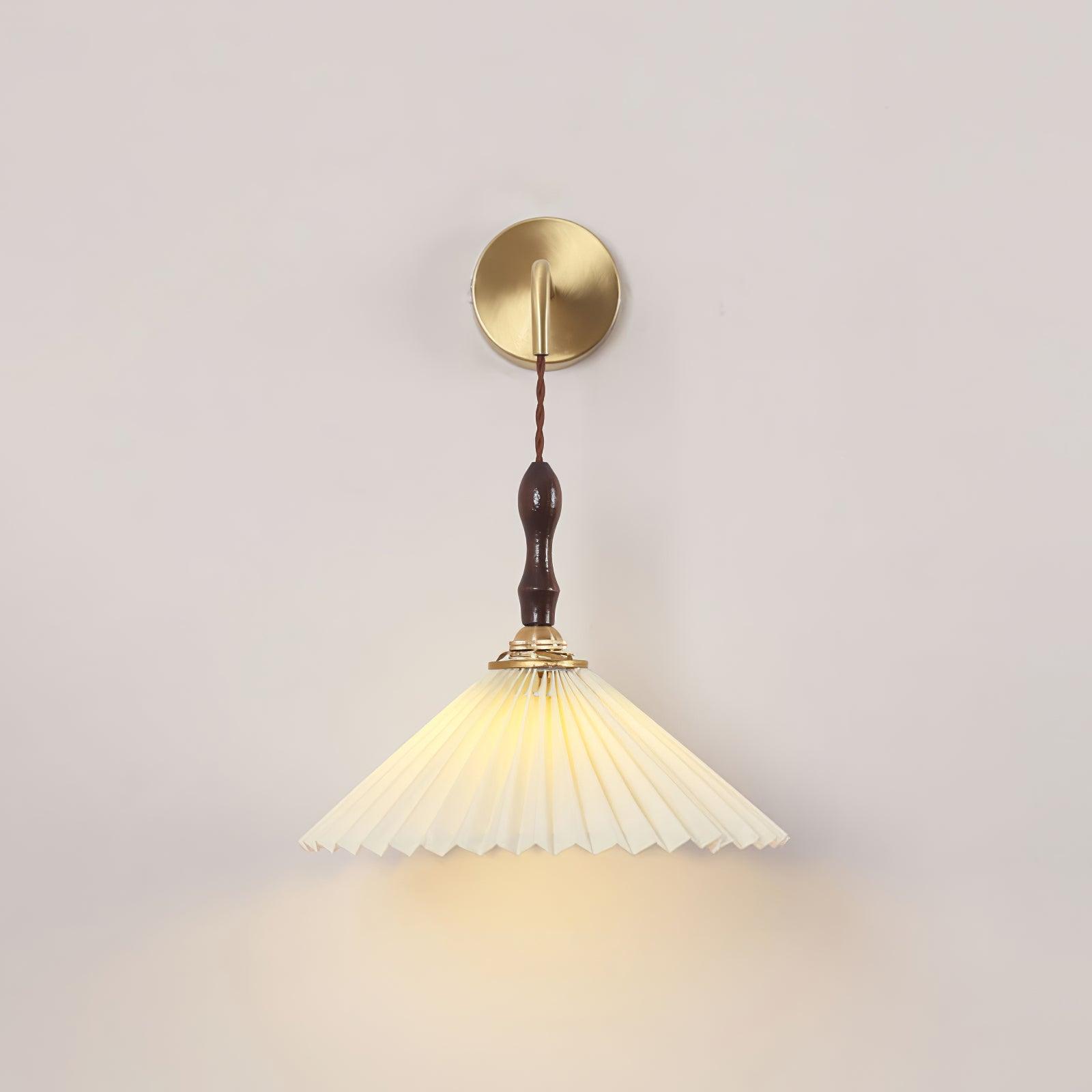 Pleated Wooden Wall Lamp - Blowlighting