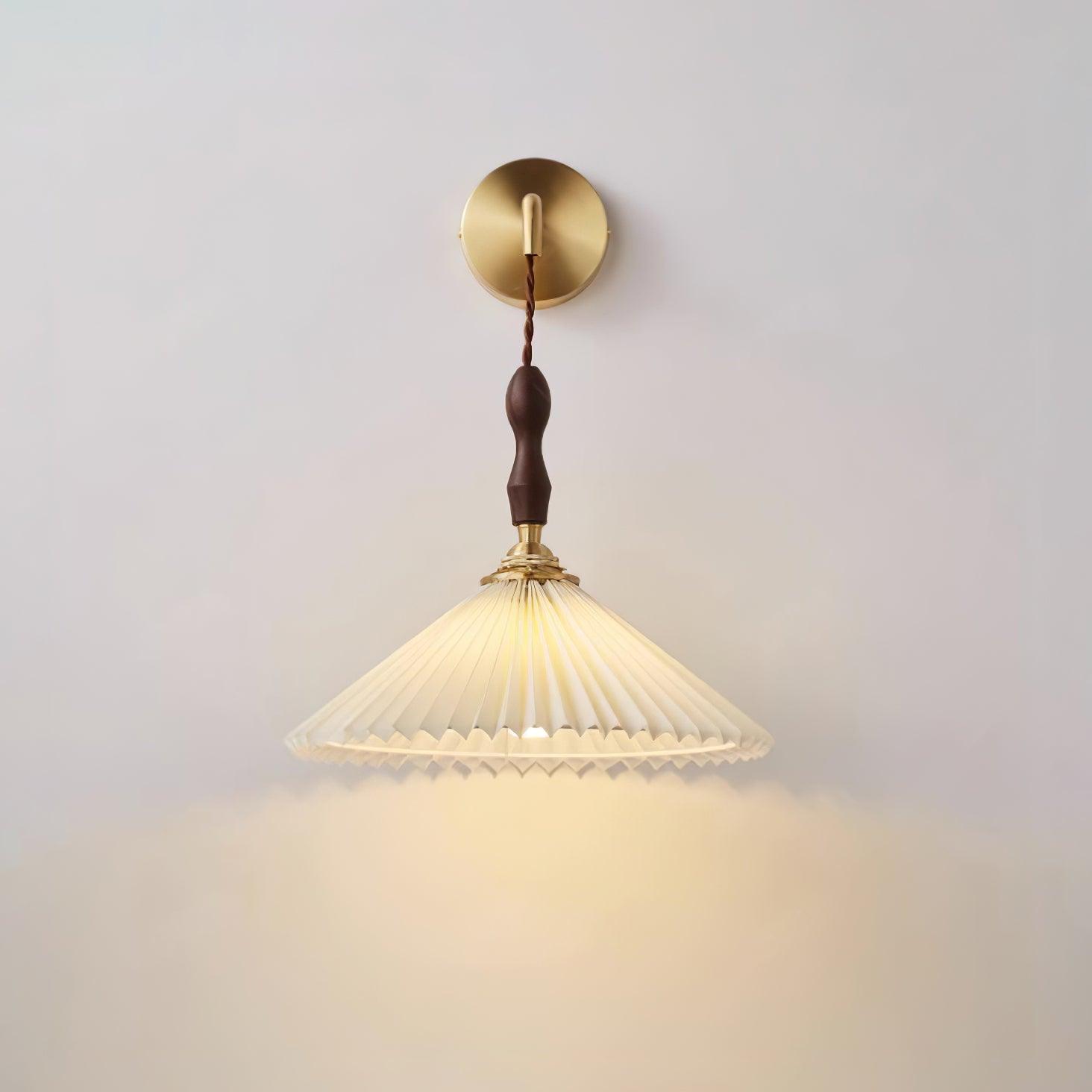 Pleated Wooden Wall Lamp - Blowlighting