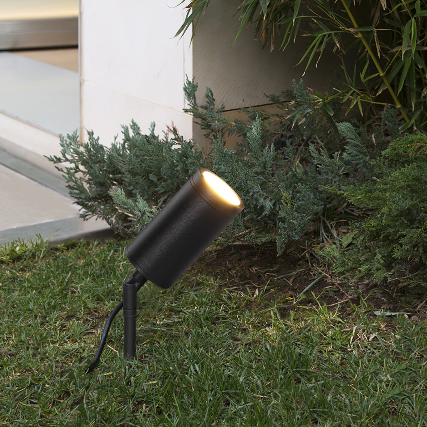 Rayne Lampadaire Spike Shadow Pierce Extérieur
