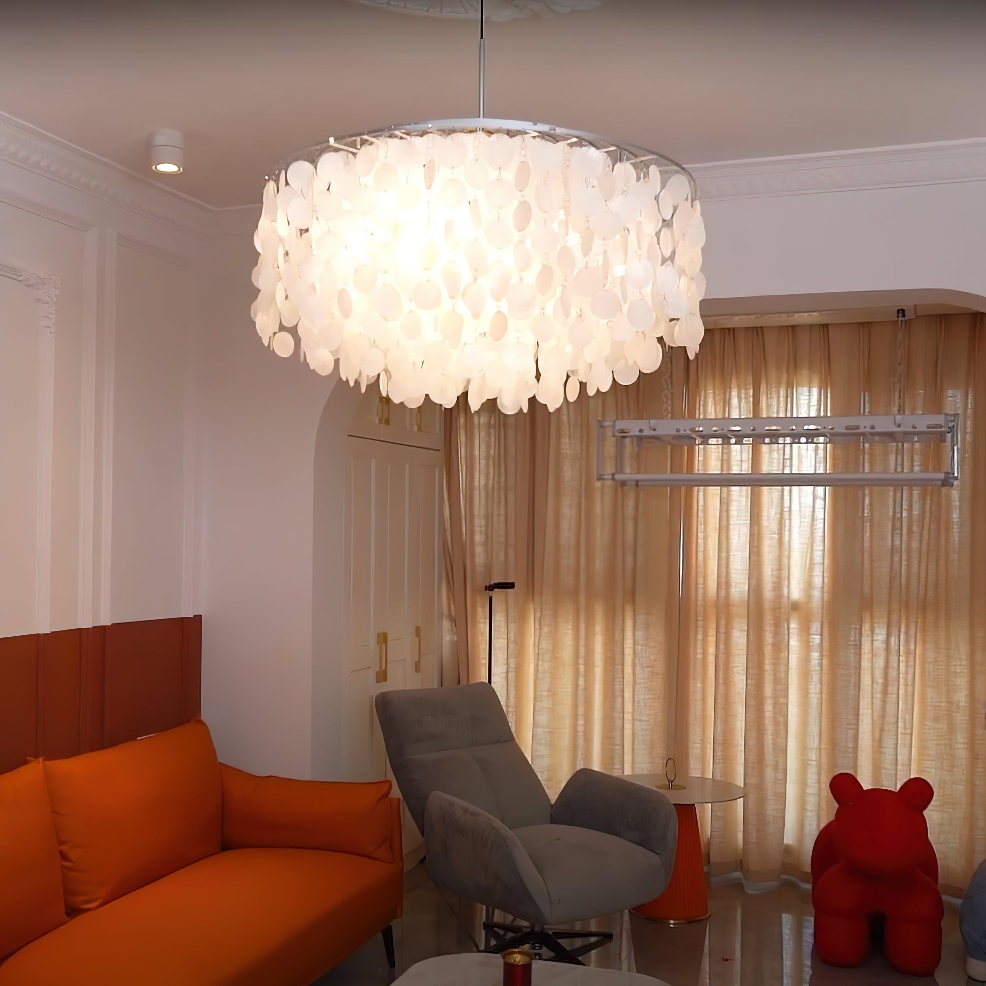 Round Shell Chandelier - Blowlighting