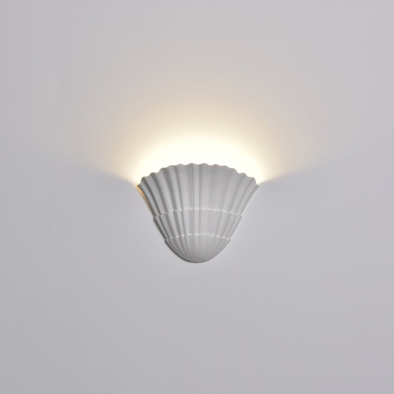 Eliana Modern Metal Wall Lamp - Blowlighting