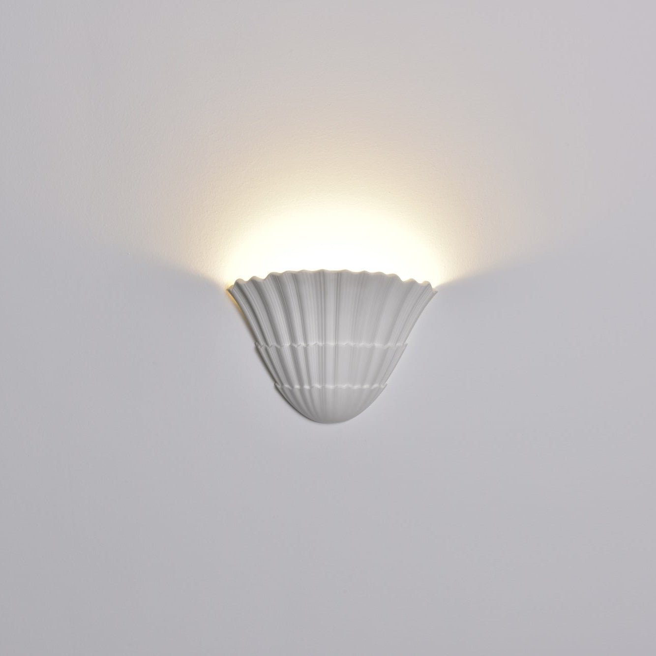Eliana Modern Metal Wall Lamp - Blowlighting