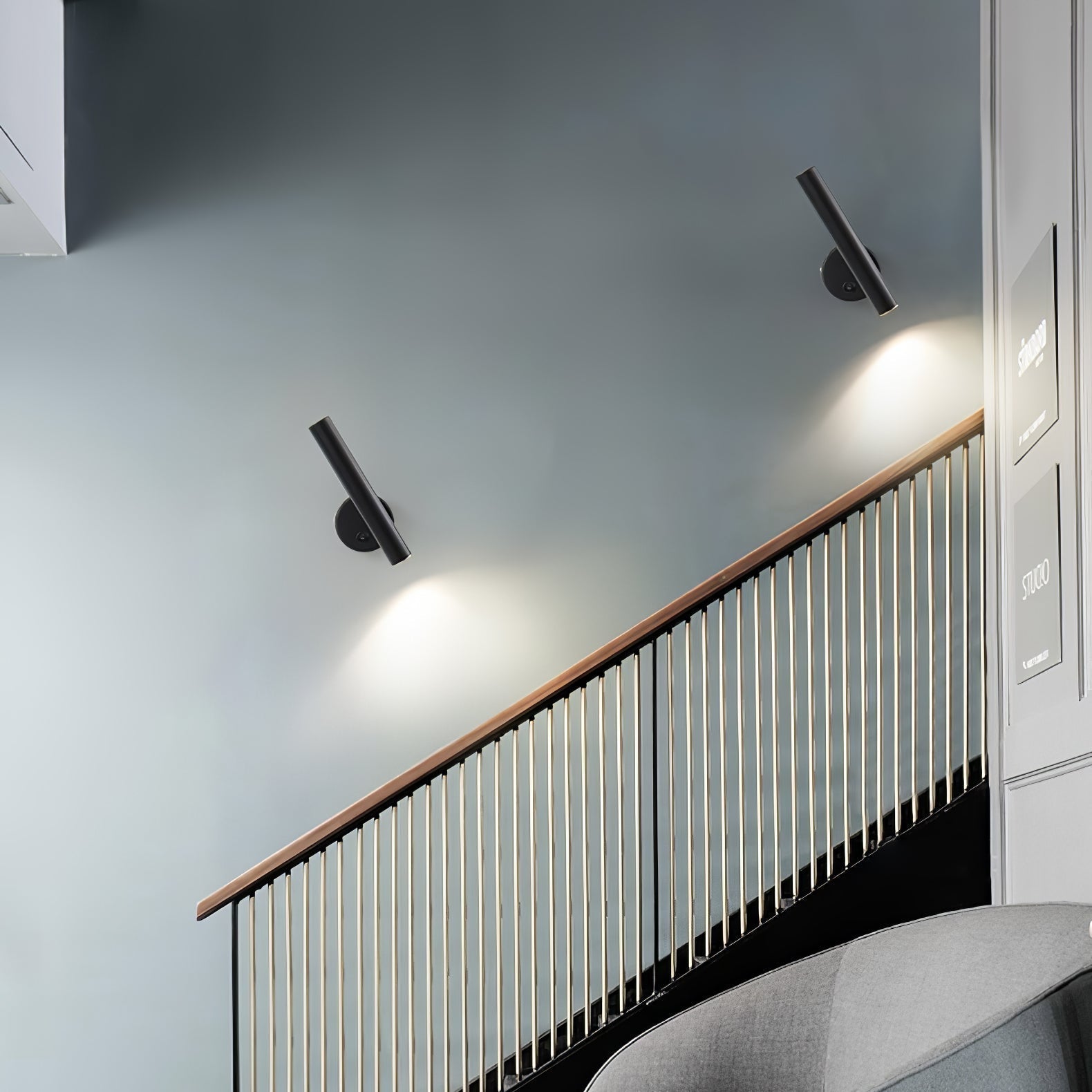 Slender Adjustable Wall Lamp - Blowlighting