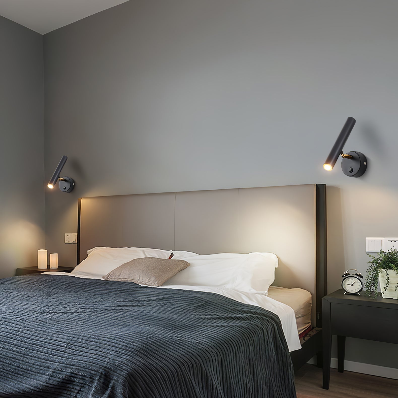 Slender Adjustable Wall Lamp - Blowlighting