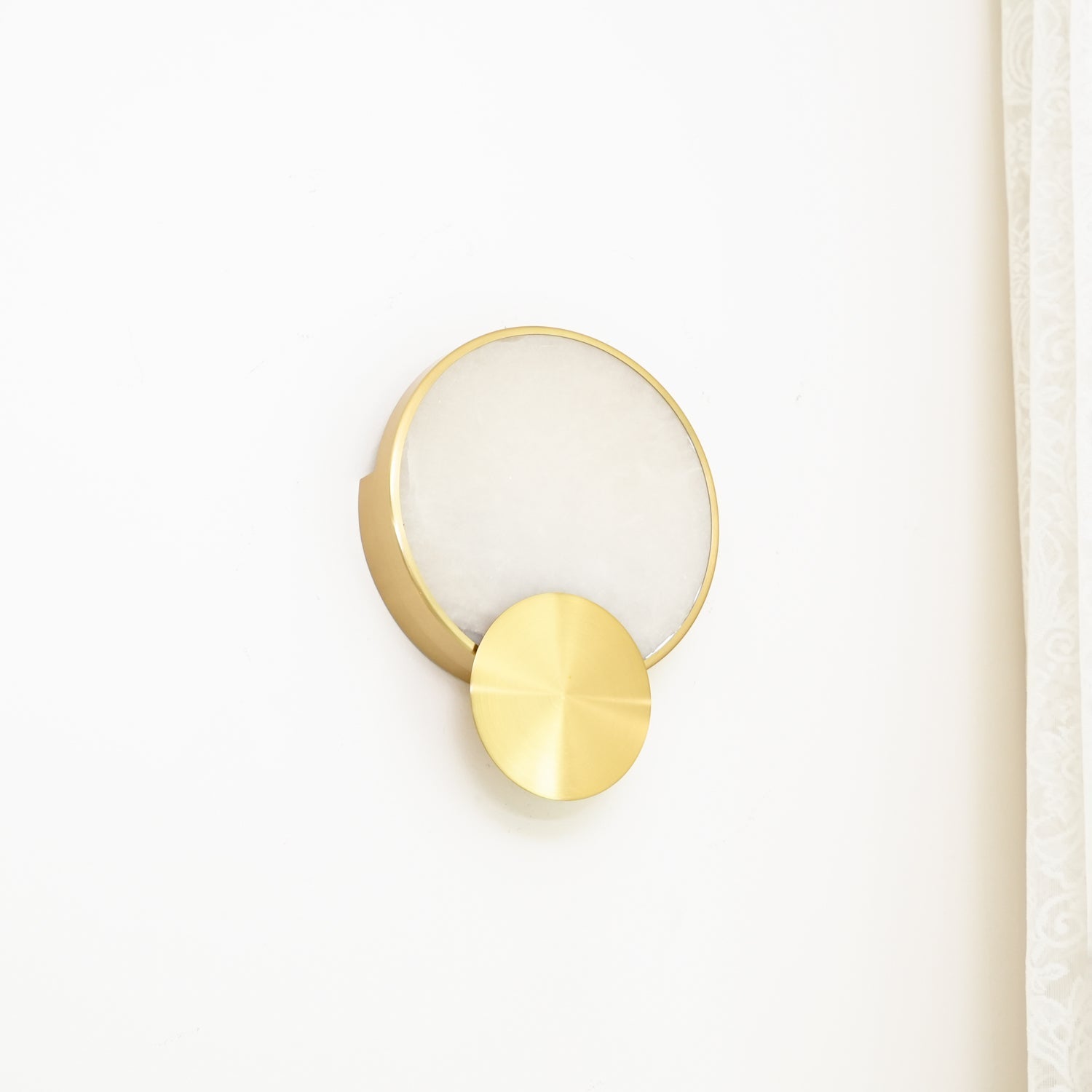 Myvelarae Circular Alabaster Wall Light - Letslighting