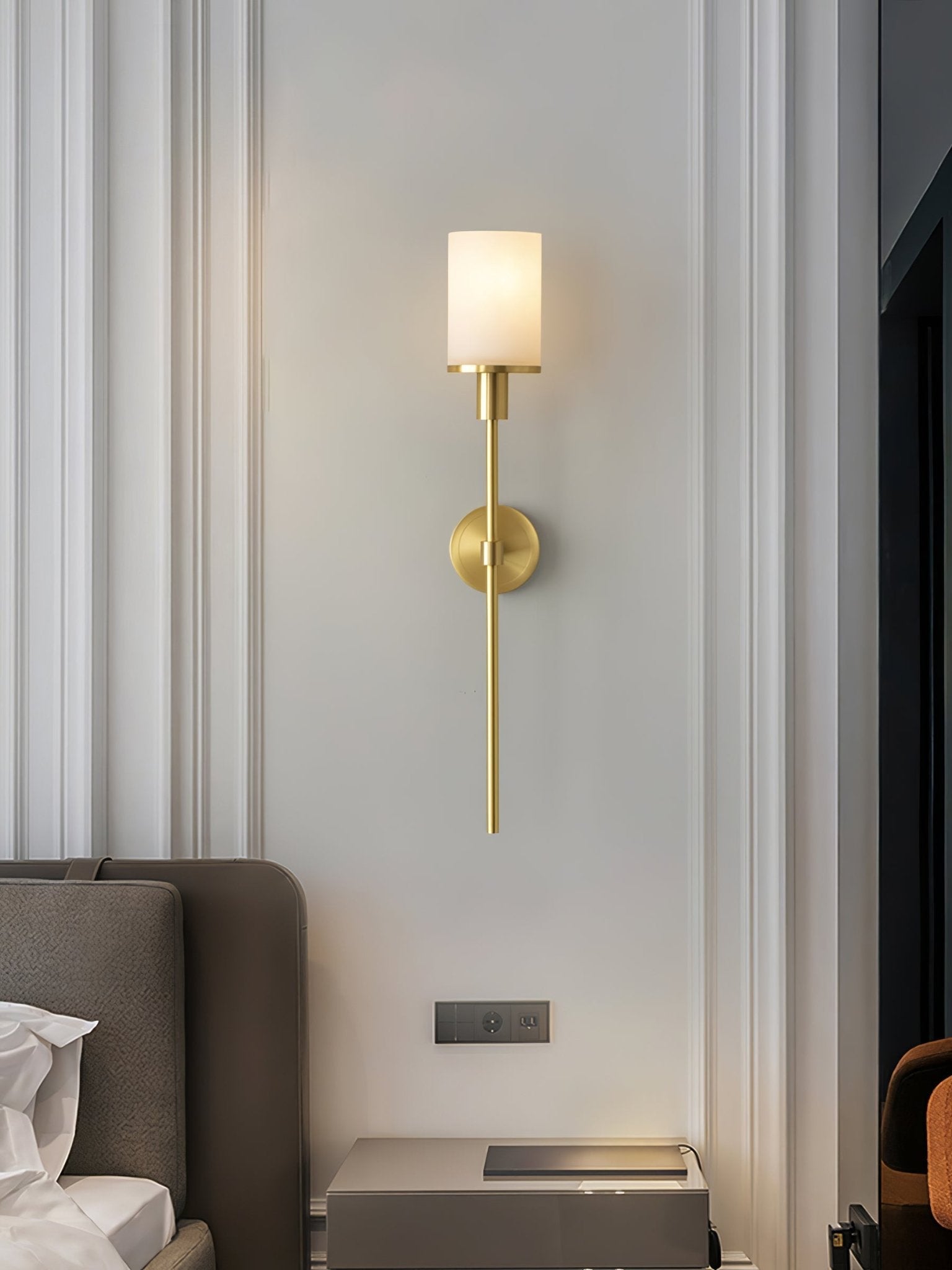 Tracie Classic Sconce - Blowlighting