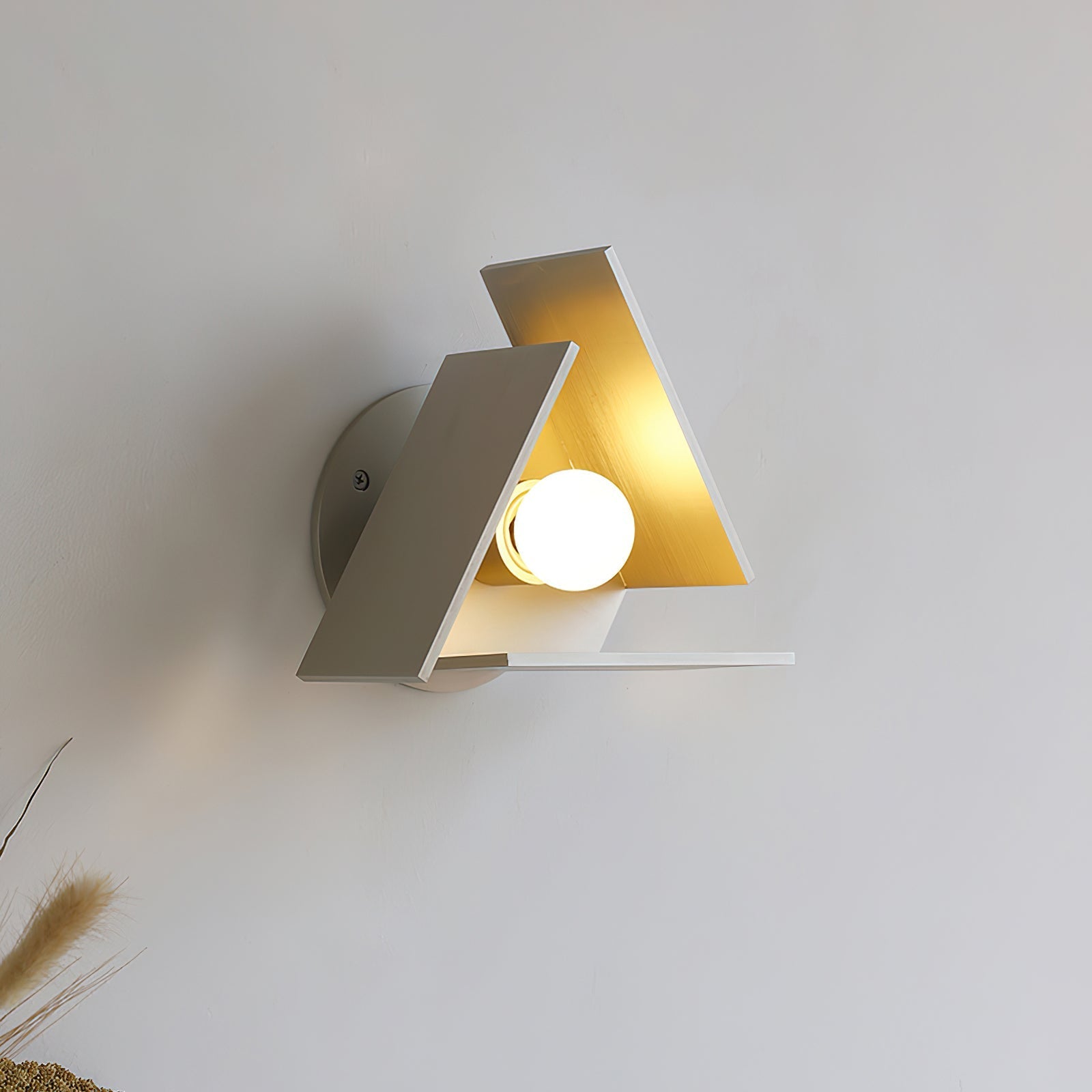Vanta Wall Lamp Origami-Inspired Geometric - Letslighting