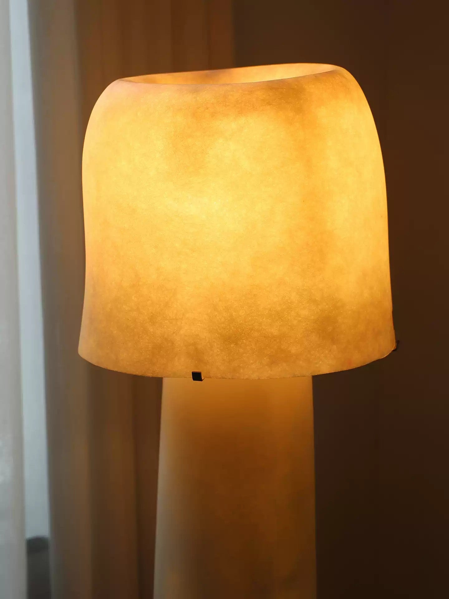 Vellum Moderne Minimaliste Plastique Métal Lampadaire