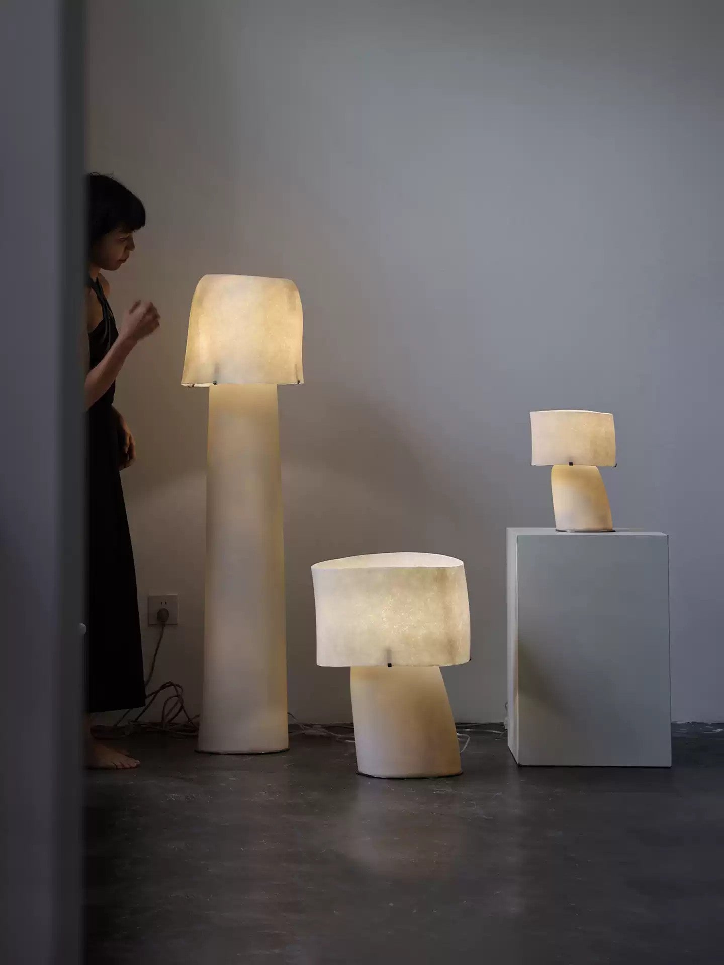 Vellum Moderne Minimaliste Plastique Métal Lampadaire