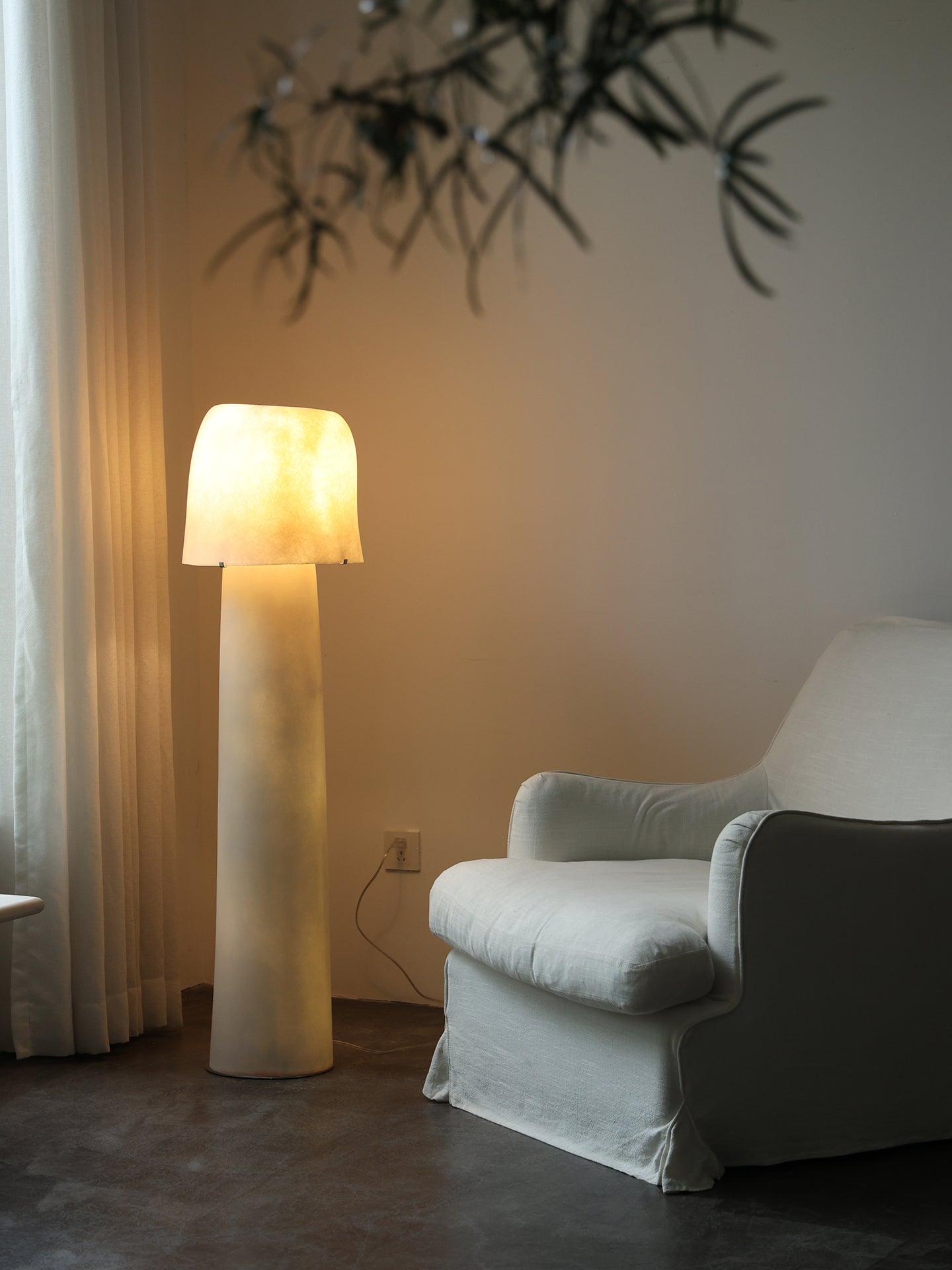 Vellum Moderne Minimaliste Plastique Métal Lampadaire