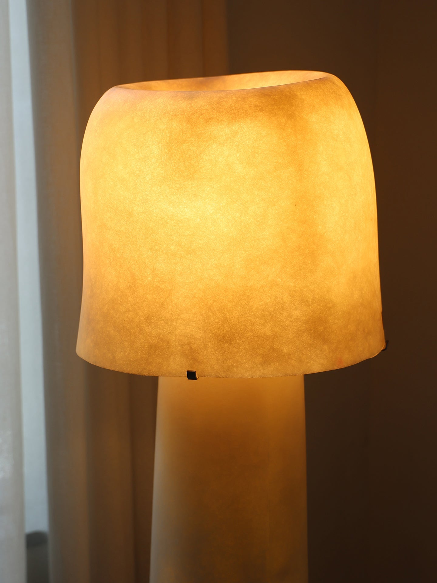 Vellum Moderne Minimaliste Plastique Métal Lampadaire