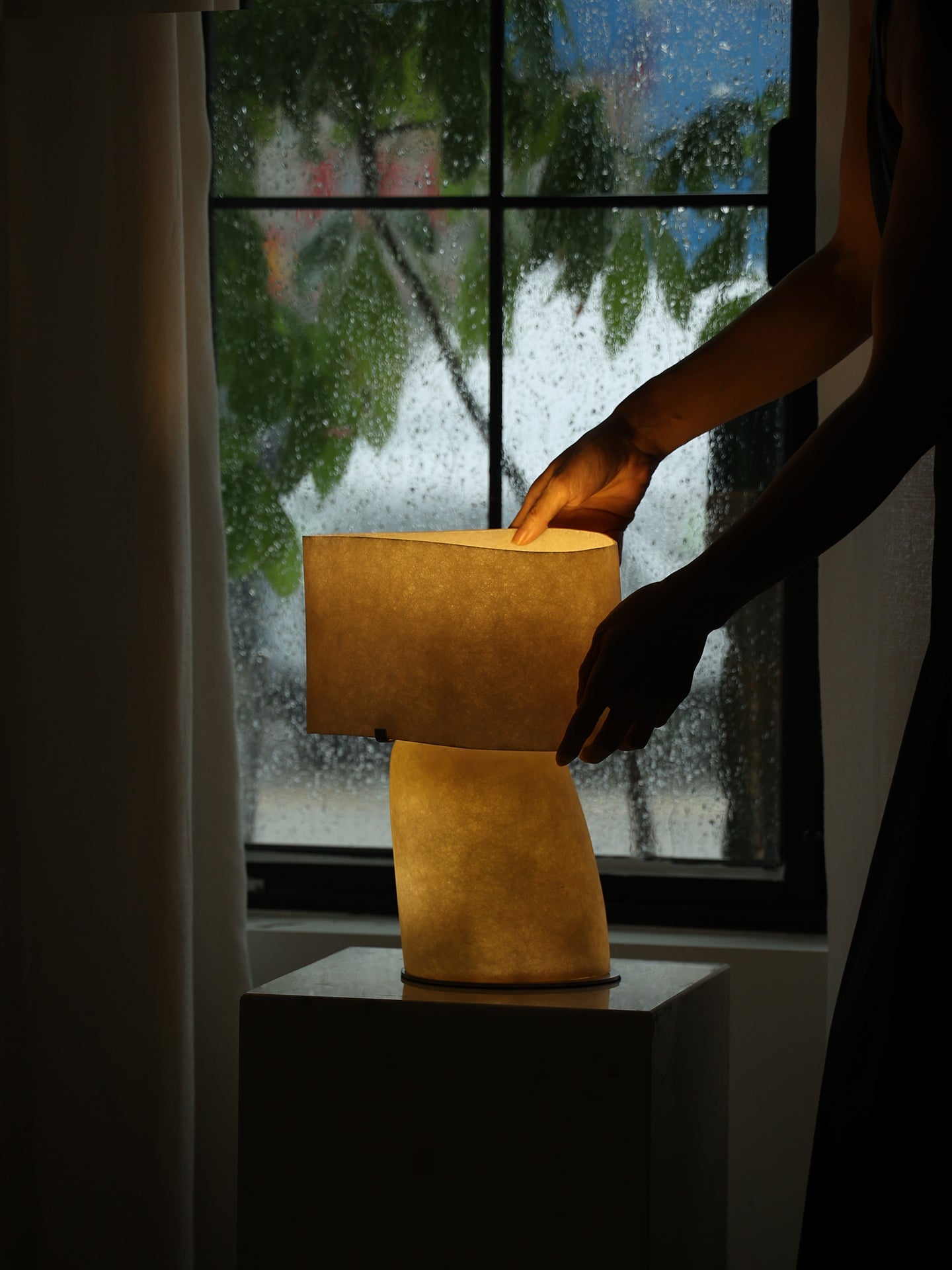 Vellum Moderne Minimaliste Plastique Métal Lampe de Table