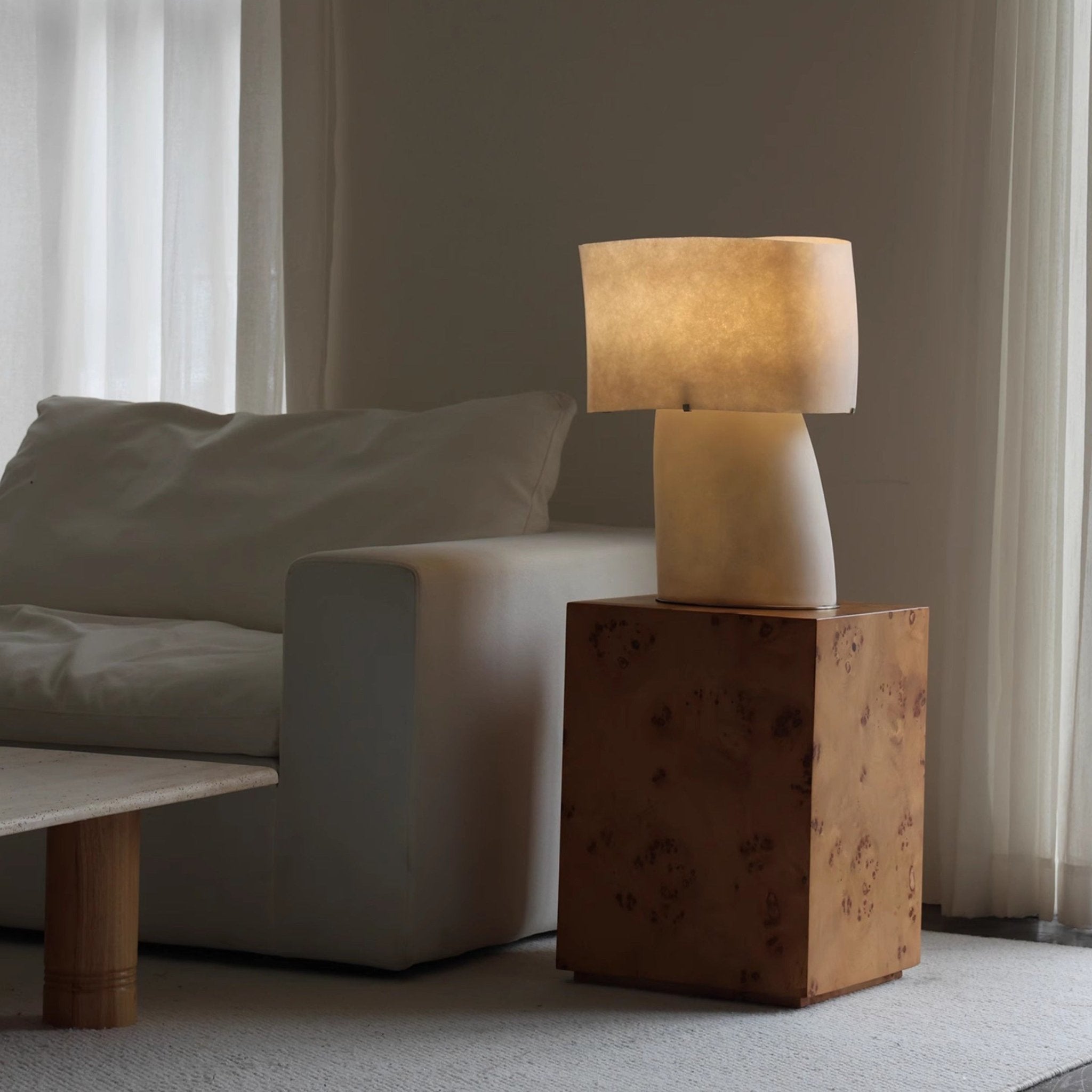 Vellum Moderne Minimaliste Plastique Métal Lampe de Table