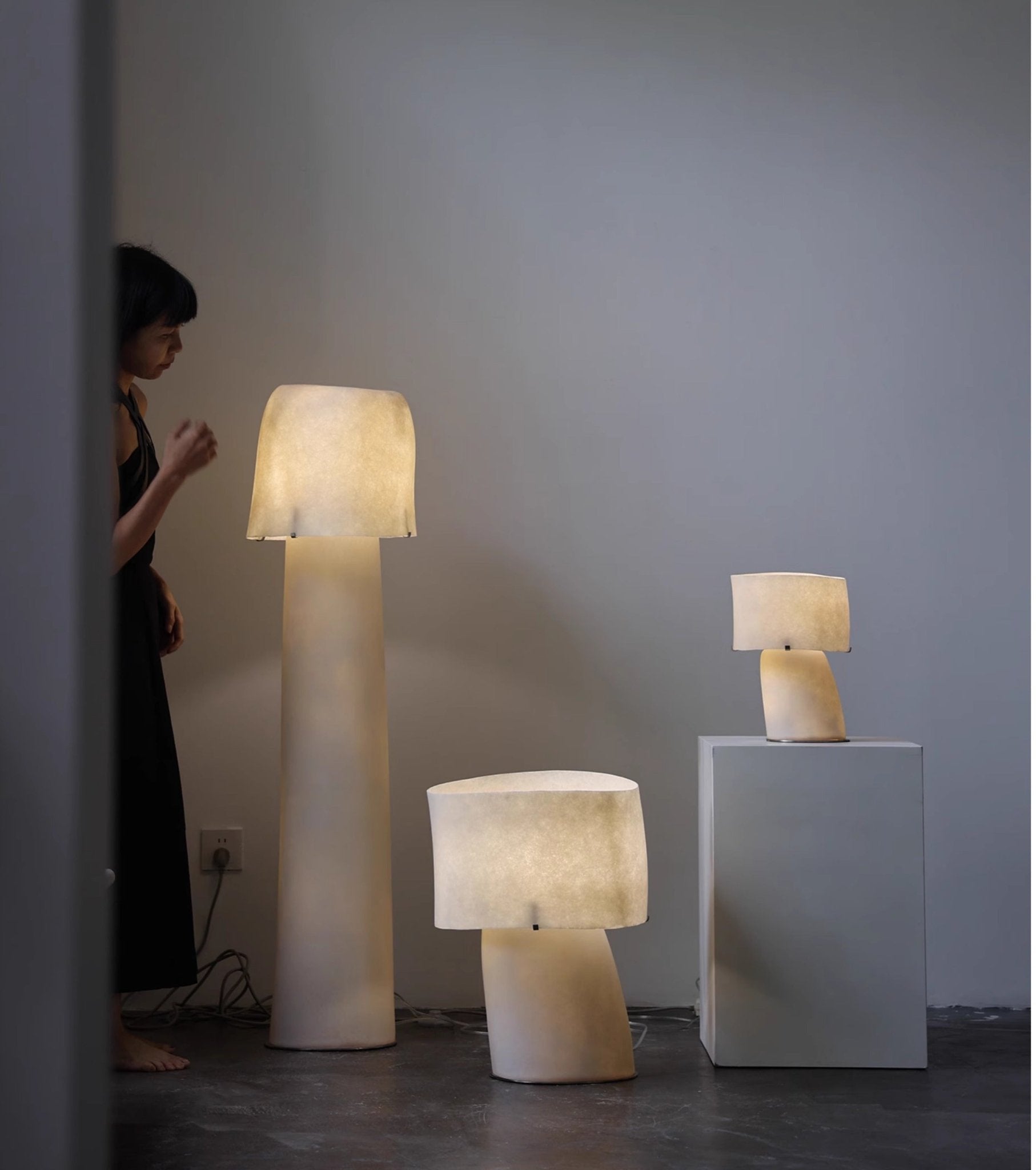 Vellum Moderne Minimaliste Plastique Métal Lampe de Table
