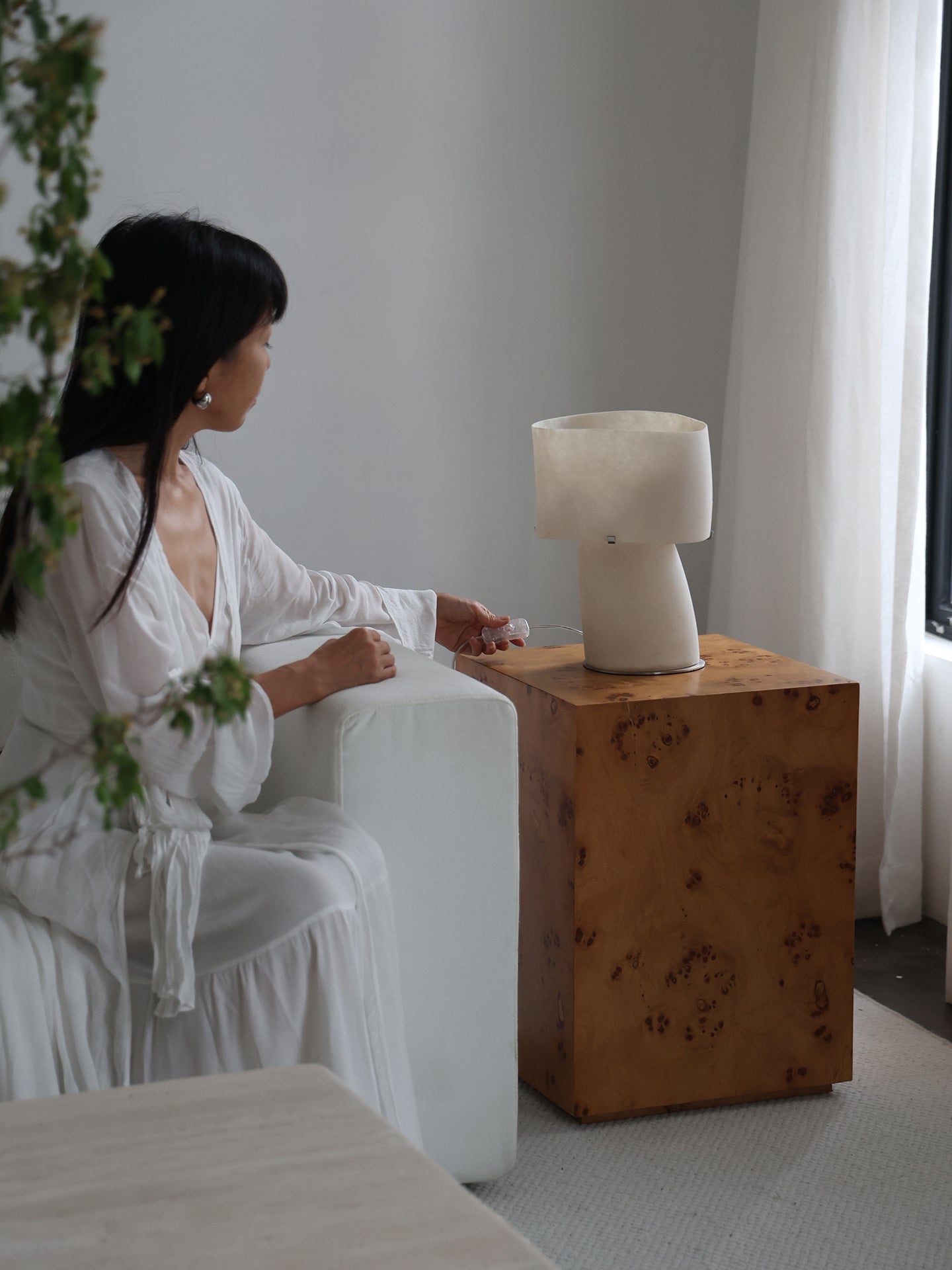 Vellum Moderne Minimaliste Plastique Métal Lampe de Table