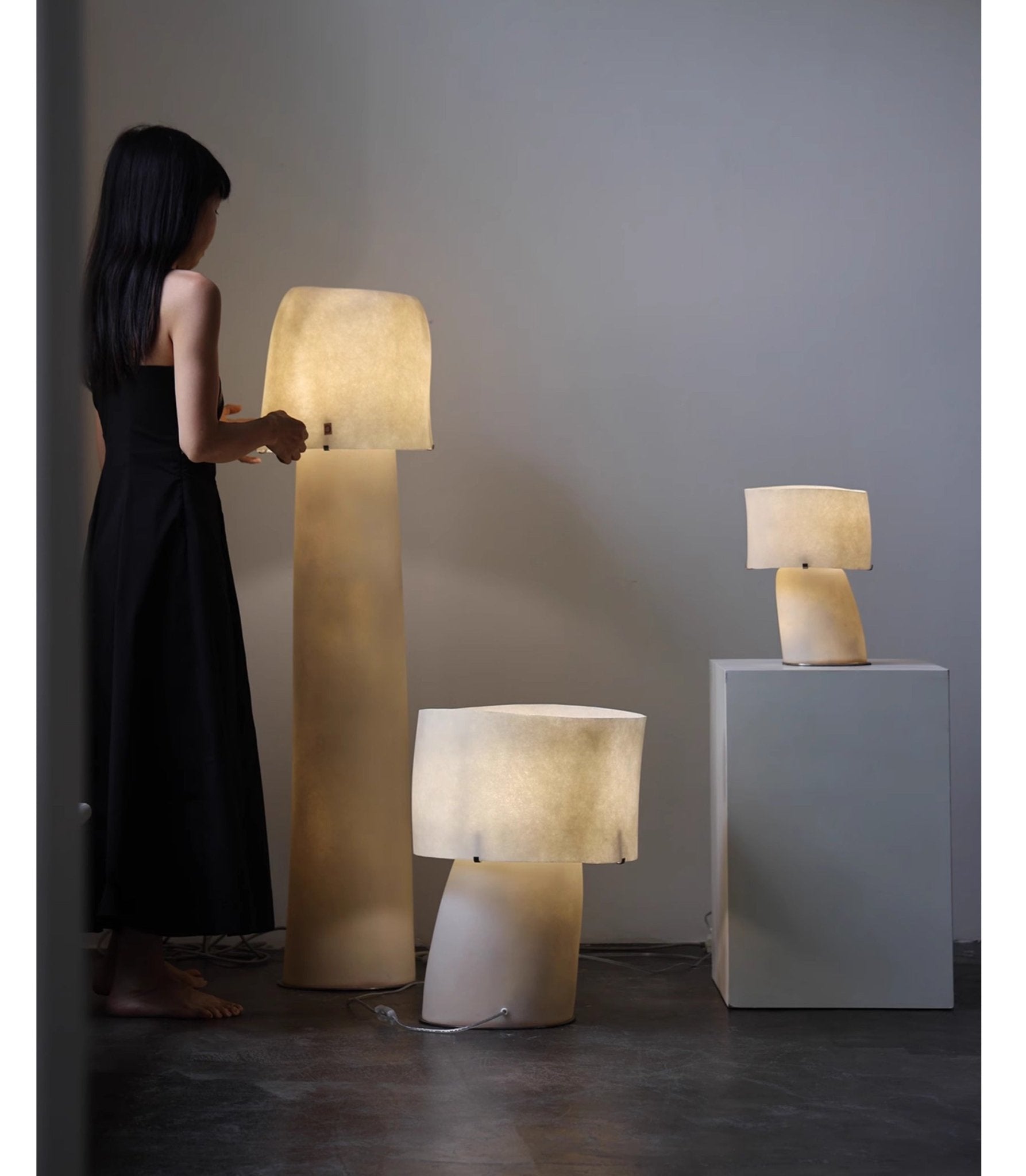 Vellum Moderne Minimaliste Plastique Métal Lampe de Table