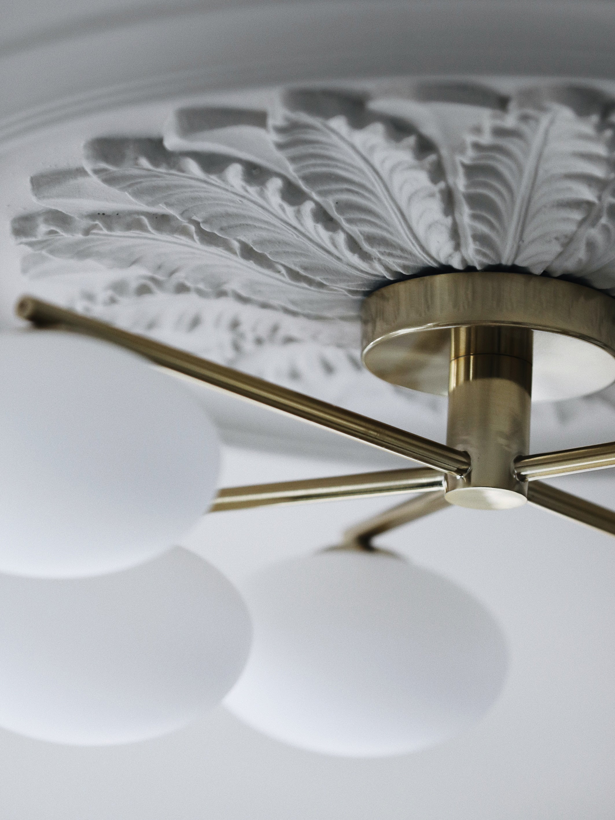 Imperial Plafonnier encastré à 5 lumières en laiton et opale