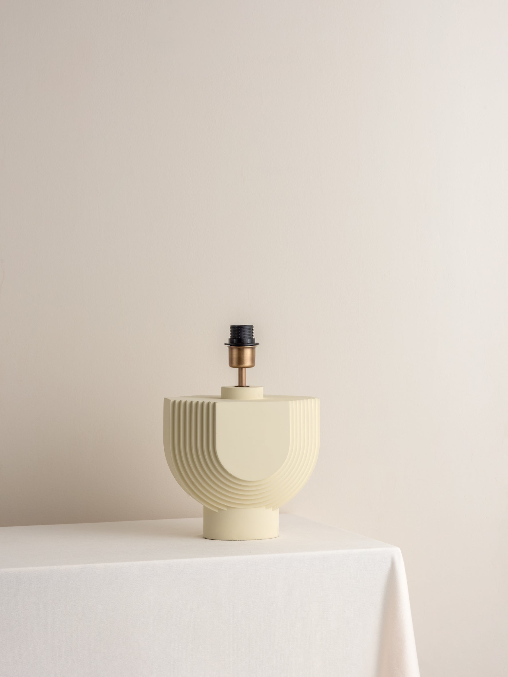 Velare Édition 1.3 - lampe de table en béton - base uniquement Lampe de table