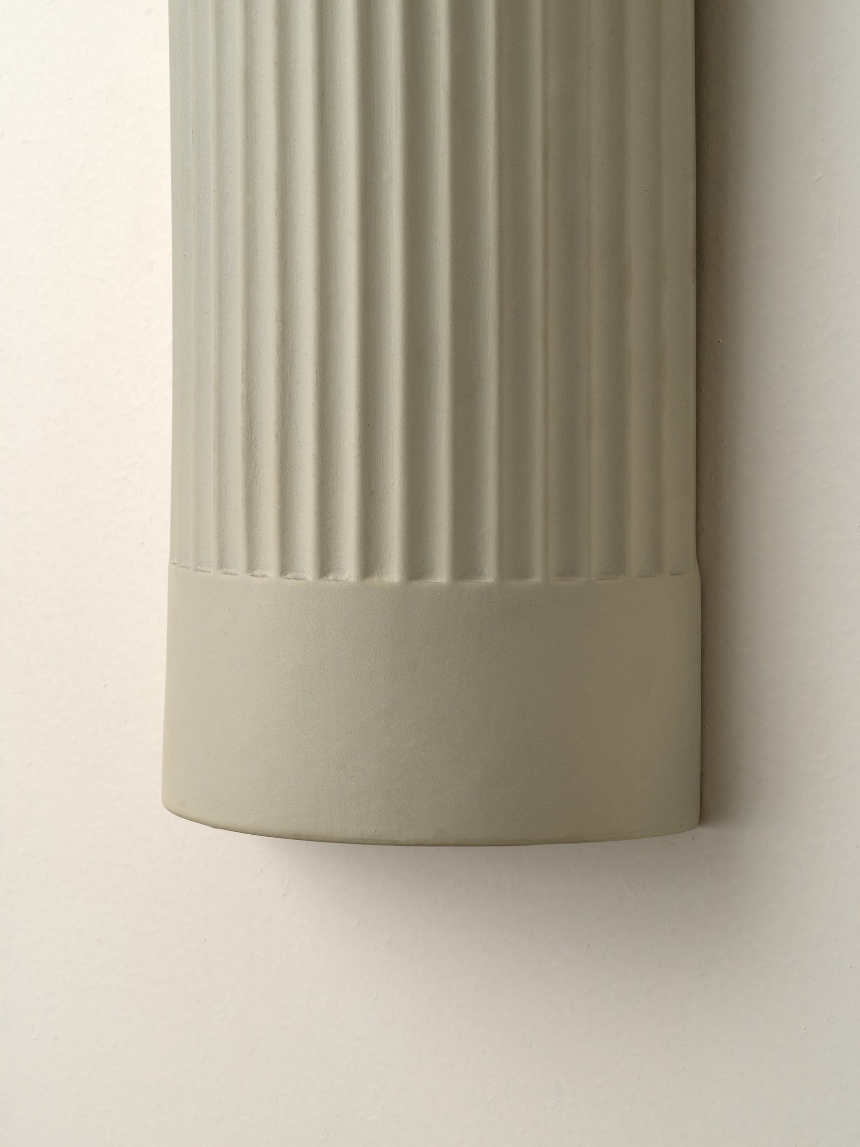 Enza applique murale en céramique nervurée blanc chaud