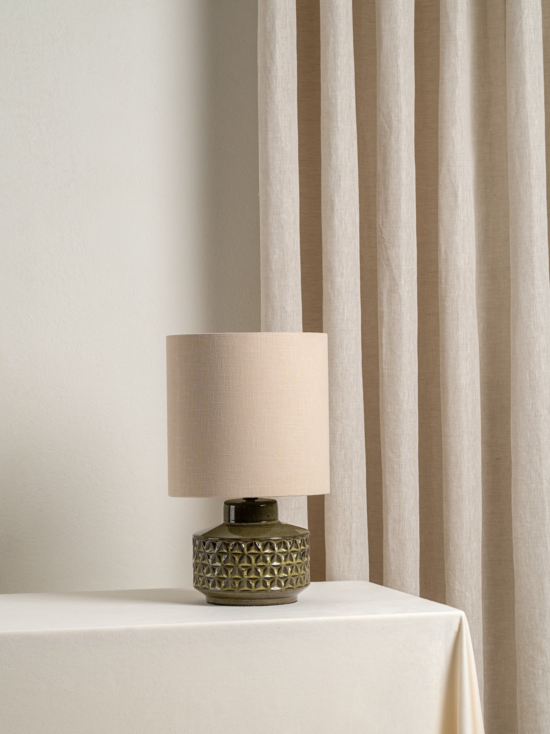 Filaree lampe de table courte en céramique émaillée verte