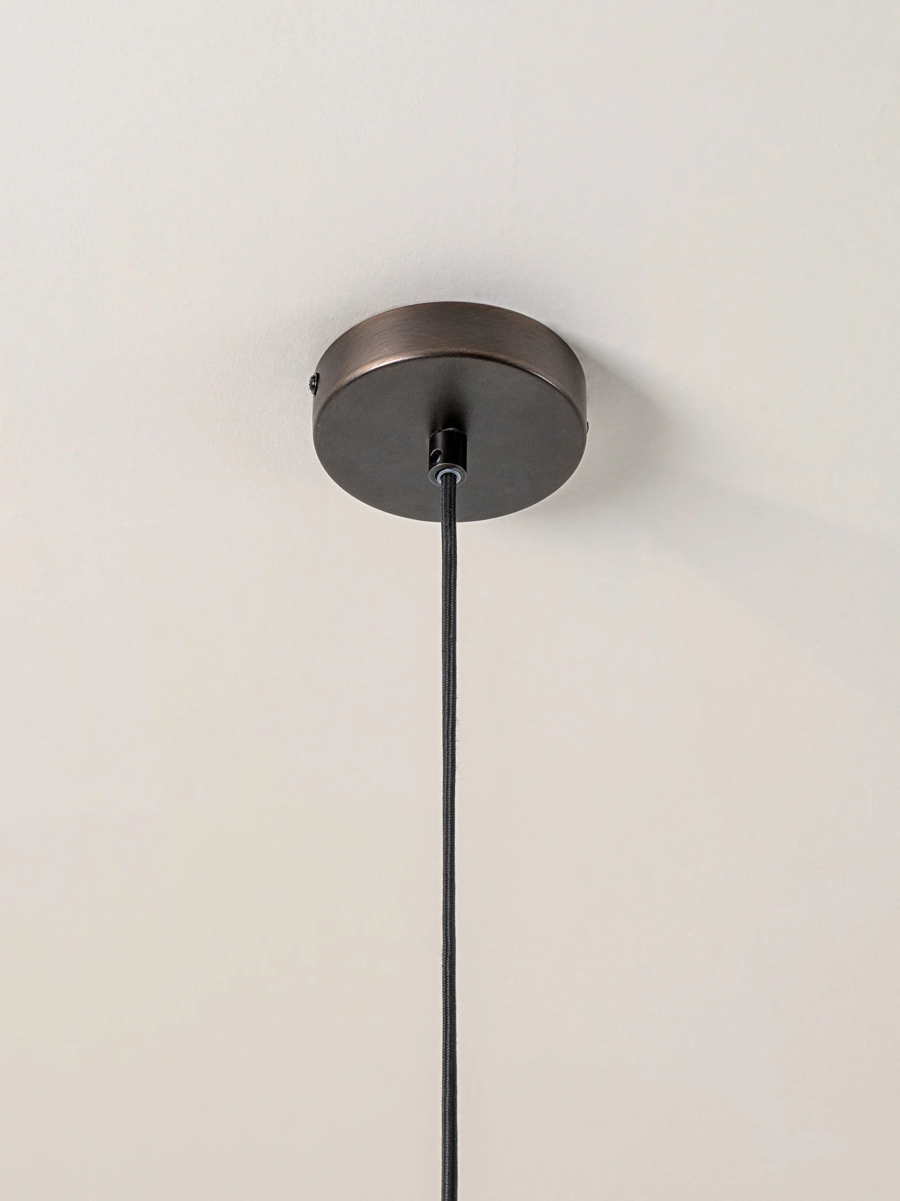 Globa Suspension de plafond en albâtre et bronze
