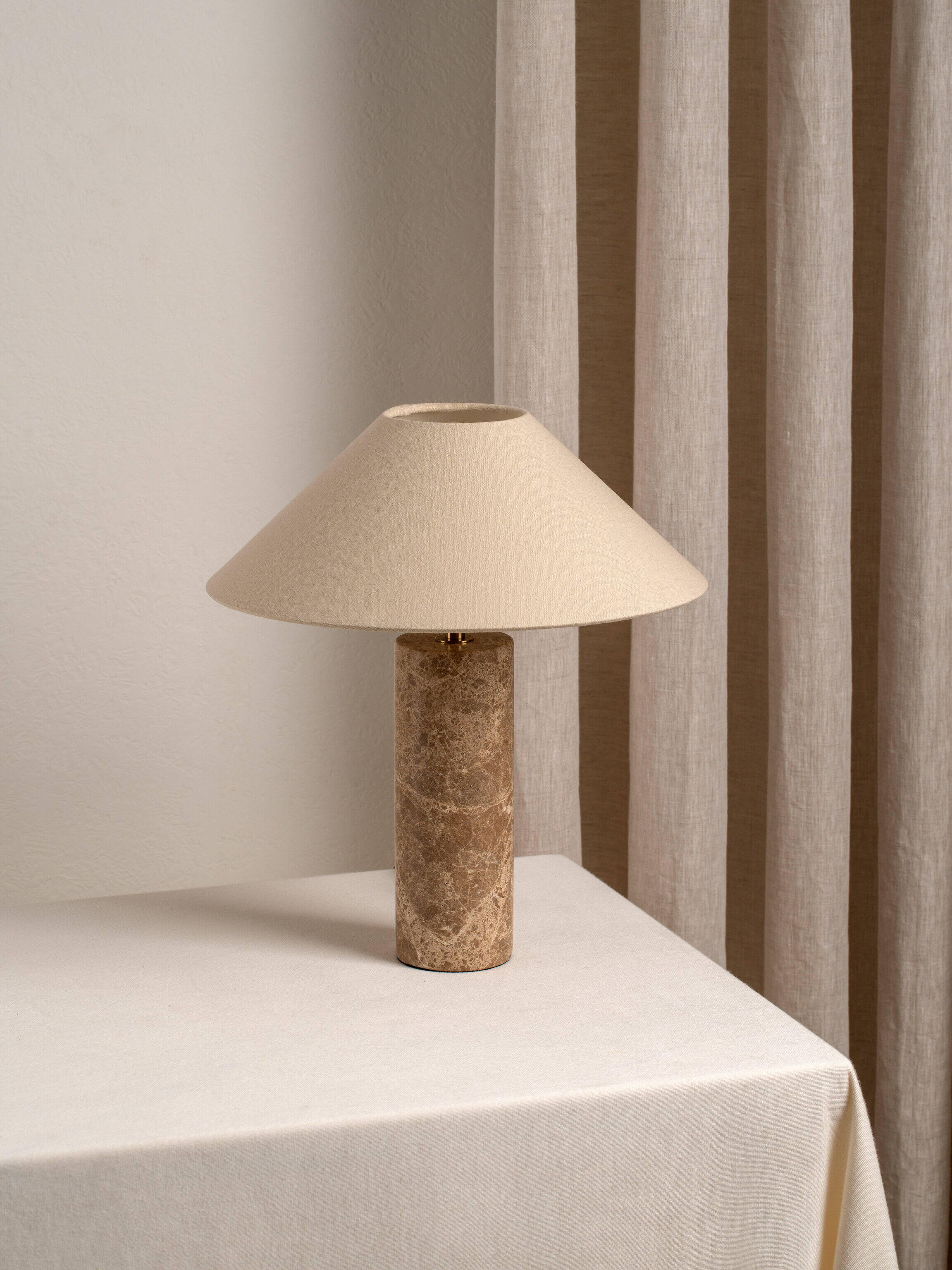 Jude Lampe de Table Moderne en Marbre