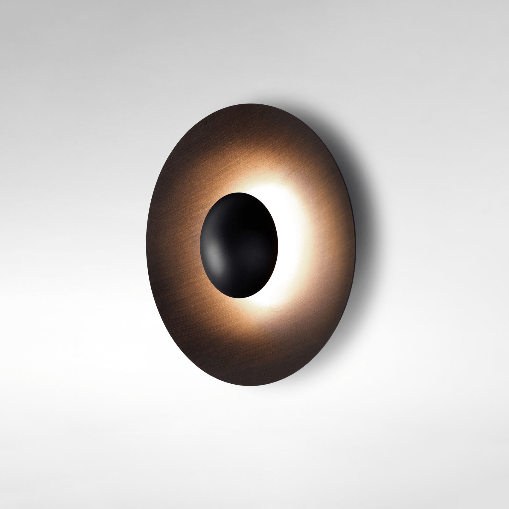 Ginger Modern Minimalist Round Metal Wall Lamp - Blowlighting