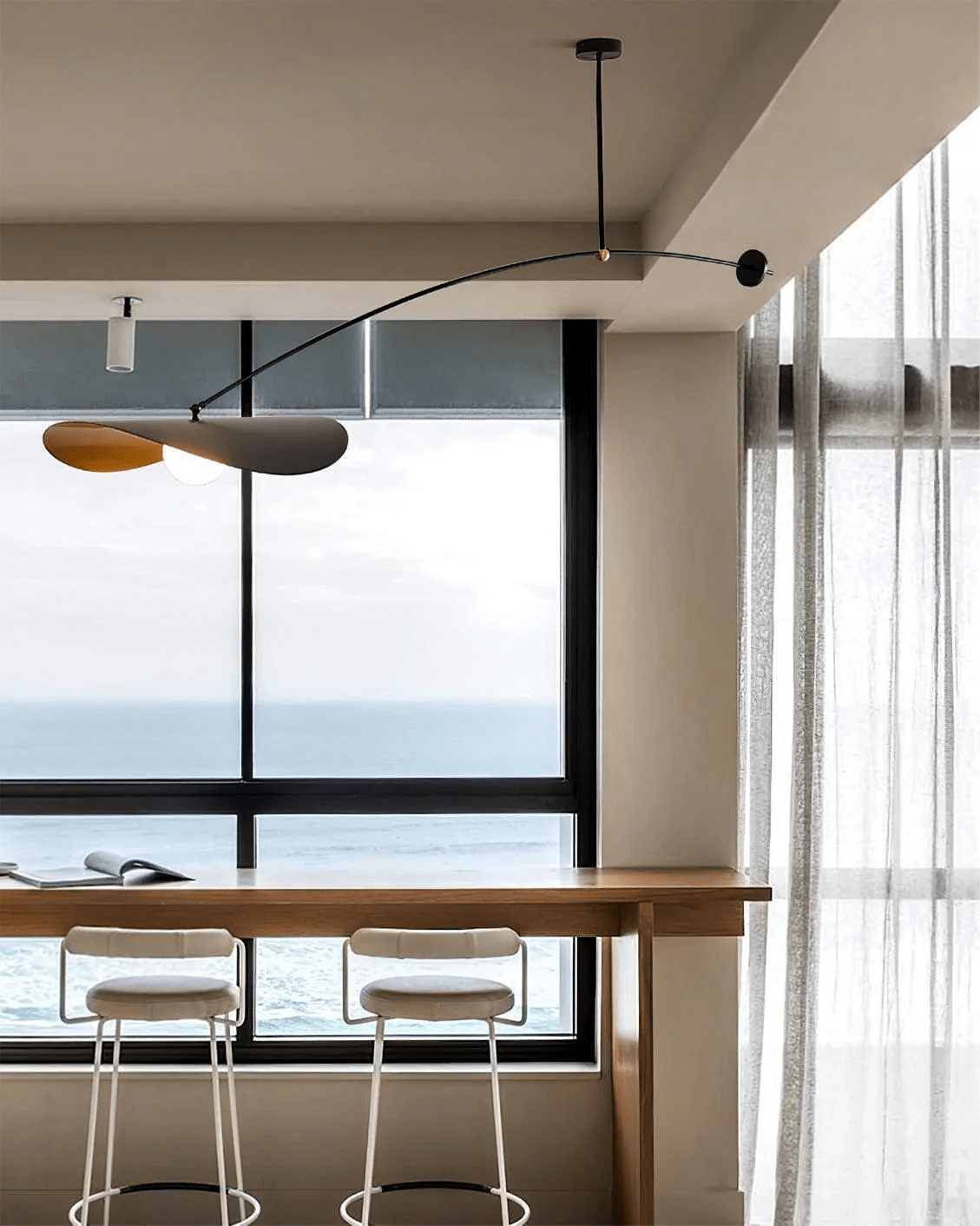 Arcflow Dynamic Metal Curve Pendant Light - Blowlighting