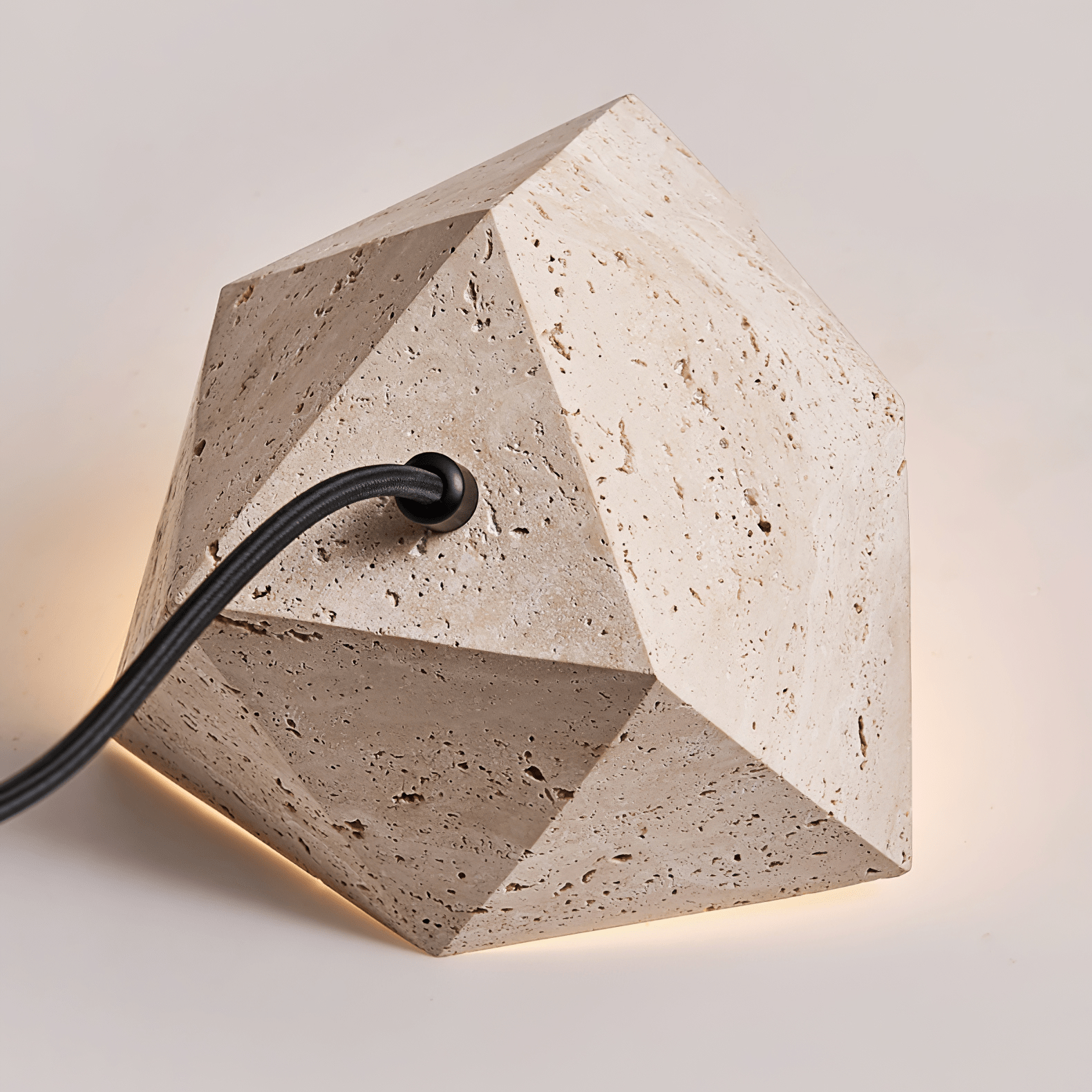 Kaelo Suspension Minimaliste en Travertin