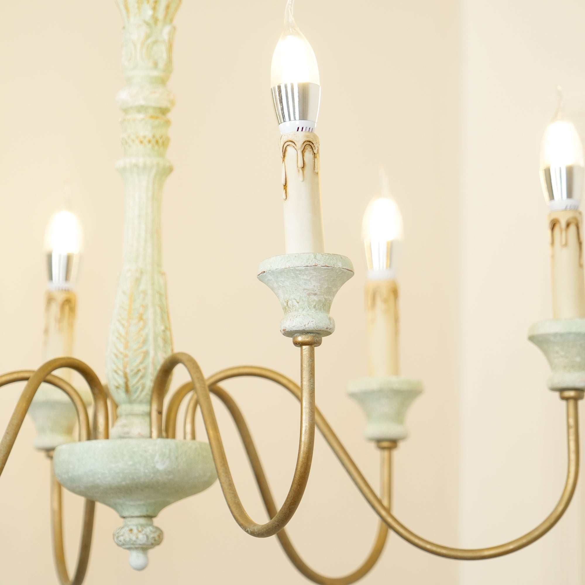 Ljomuvyi Traditional Farmhouse Metal Wood Chandelier - Lamp Copper
