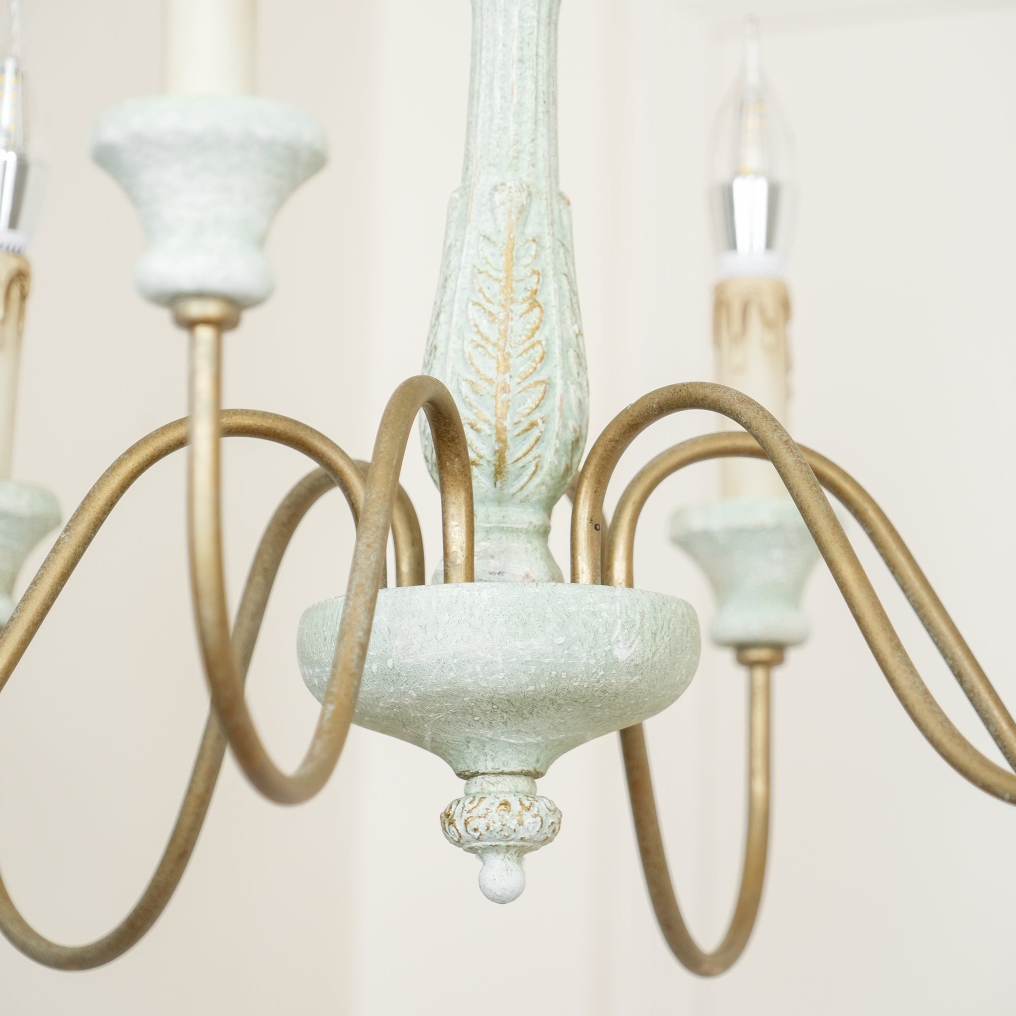 Ljomuvyi Traditional Farmhouse Metal Wood Chandelier - Lamp Copper