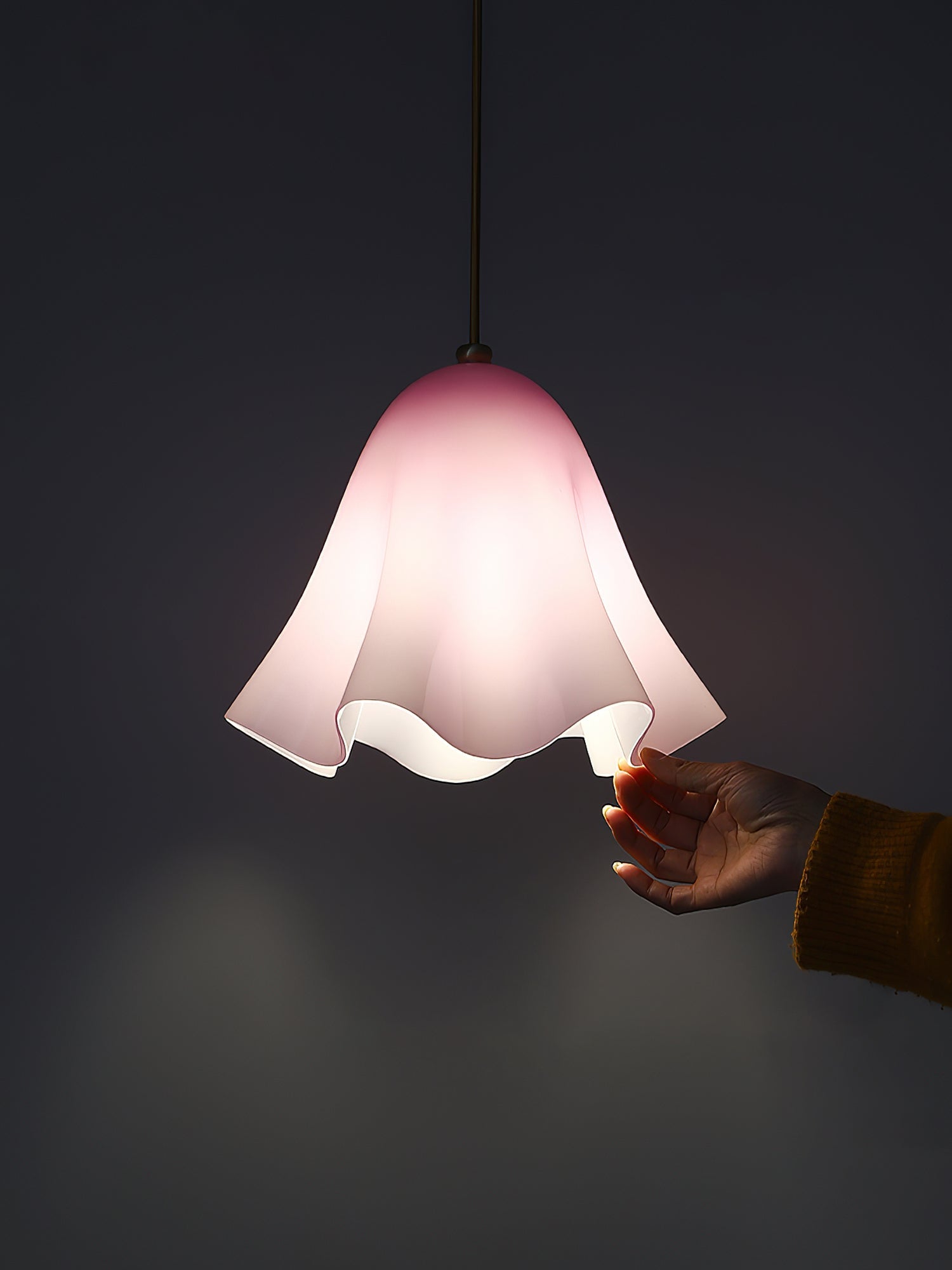Vera Bloom Pendant Lamp - Vakkerlight