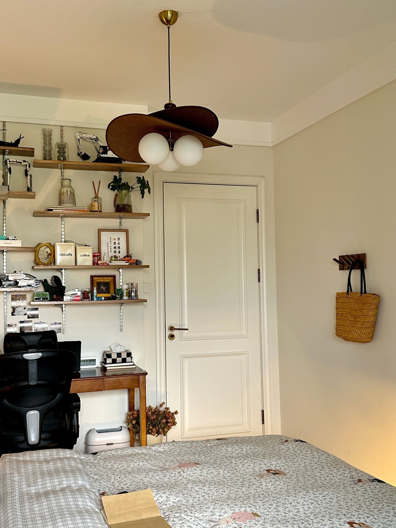 Brill Lustre Vintage Moderne Bloom Petals