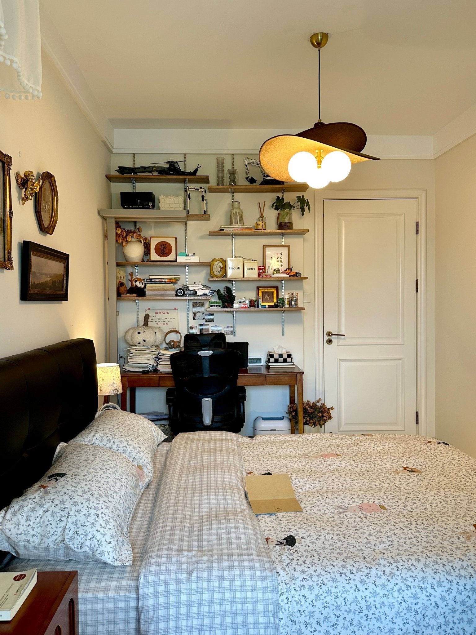 Brill Lustre Vintage Moderne Bloom Petals