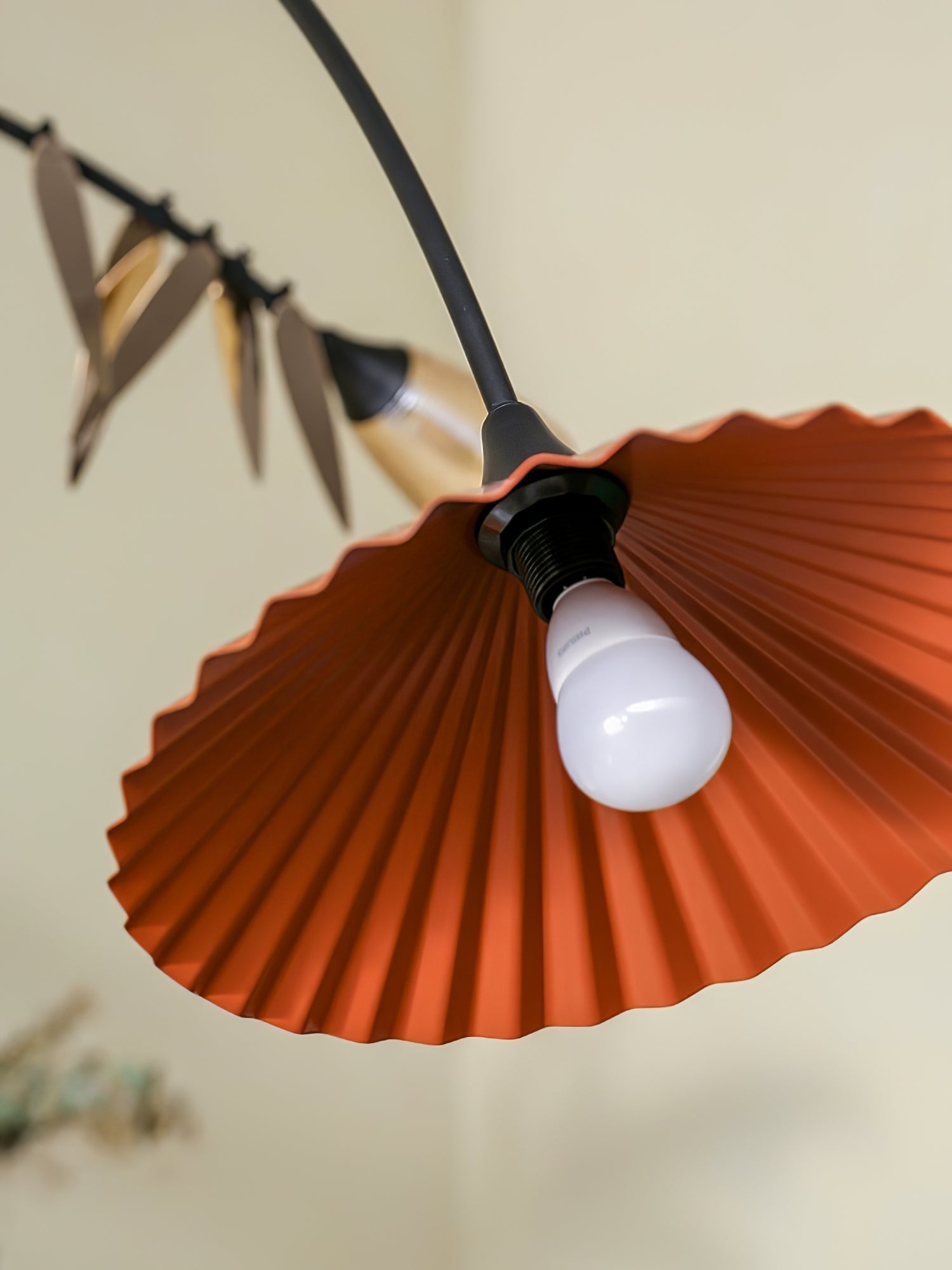 FloraCurv Glass Artisan Pendant Light - Blowlighting