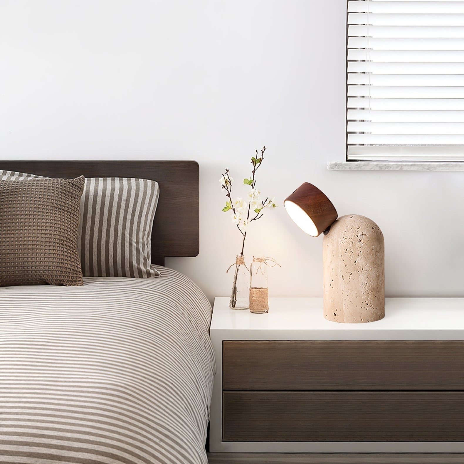 Glimmer Lampe de Table en Pierre Capsule