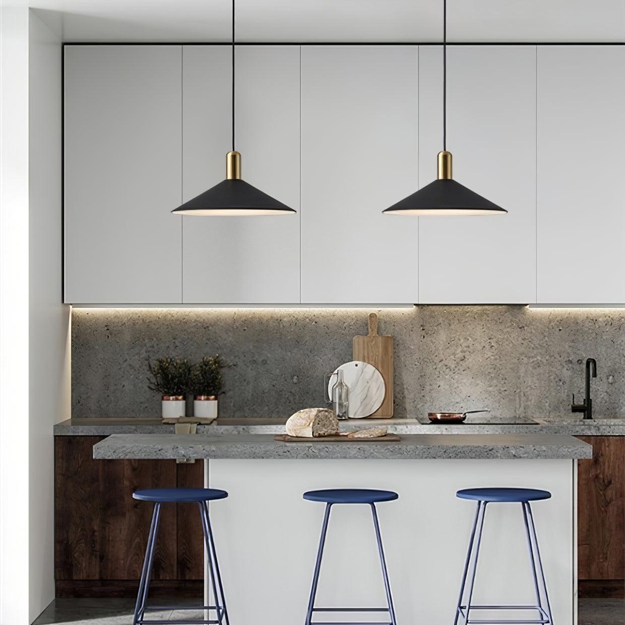 Carins Pendant Lamp - Blowlighting