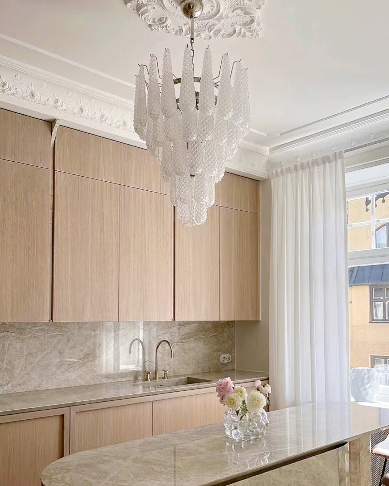 Case Chandelier Glass Droplet Cascade - Letslighting