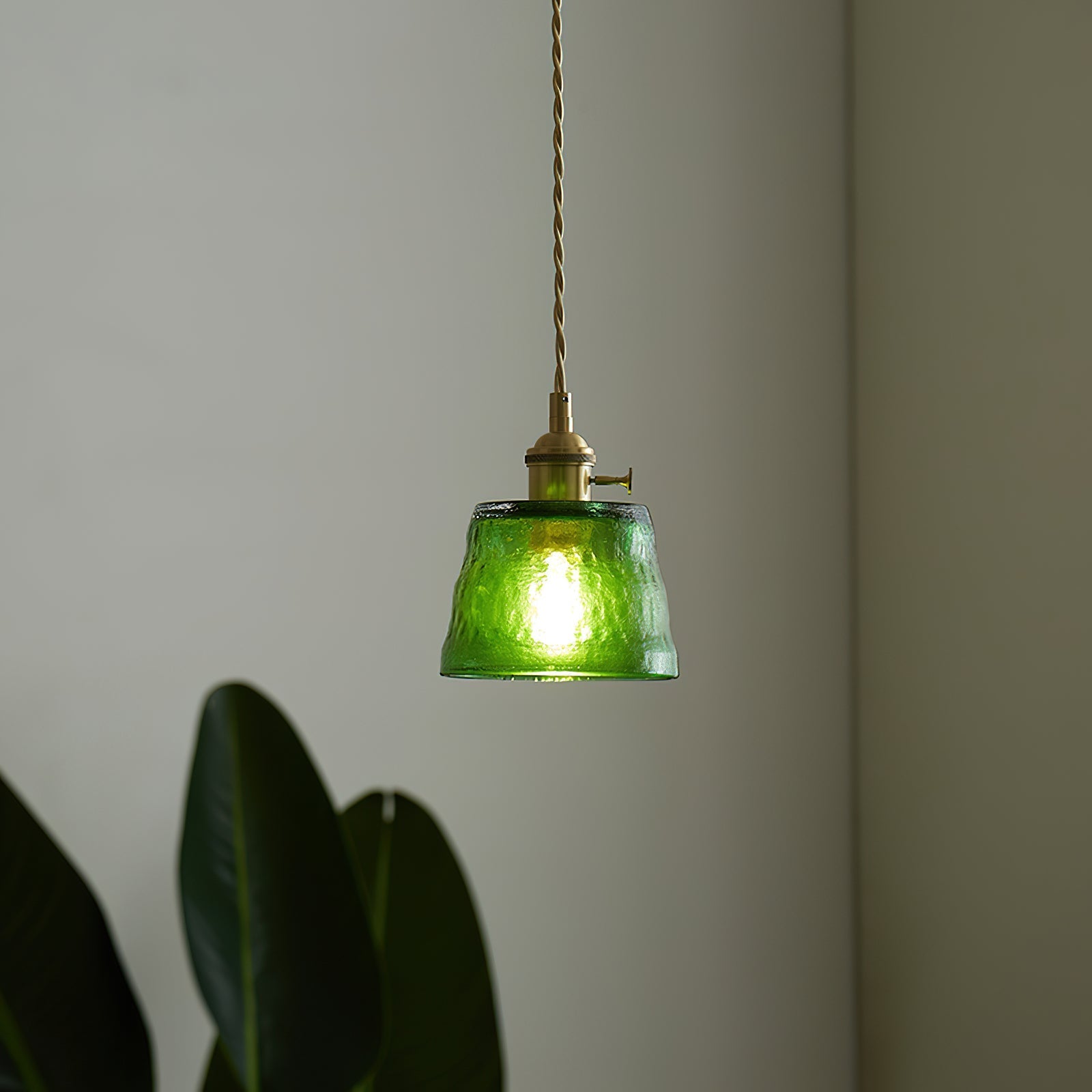 Pendant Lamp Brass and Glass Textured Shade Artisan Vintage Accent - Letslighting
