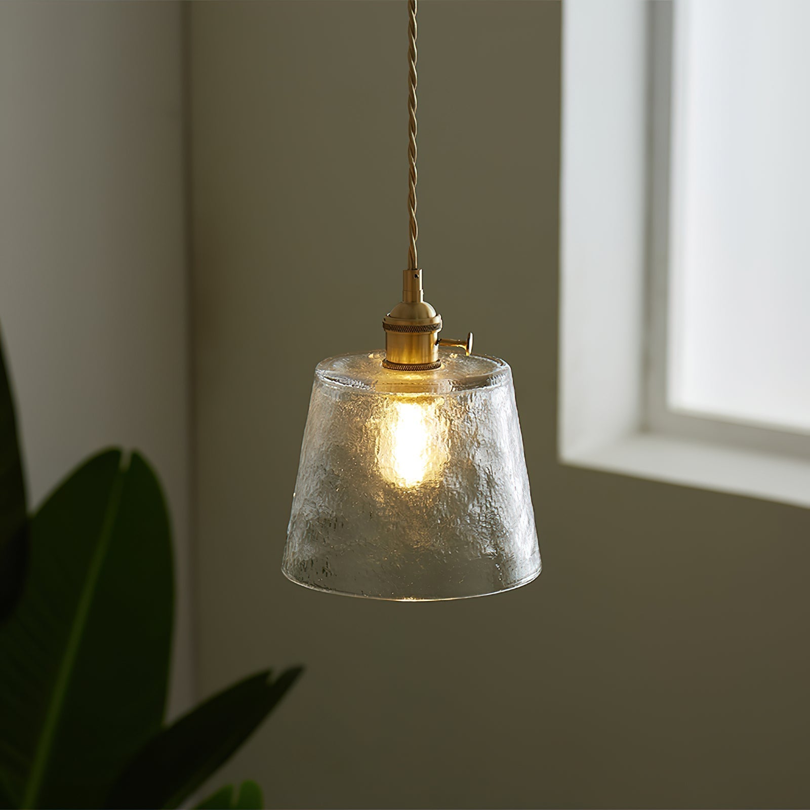 Pendant Lamp Brass and Glass Textured Shade Artisan Vintage Accent - Letslighting
