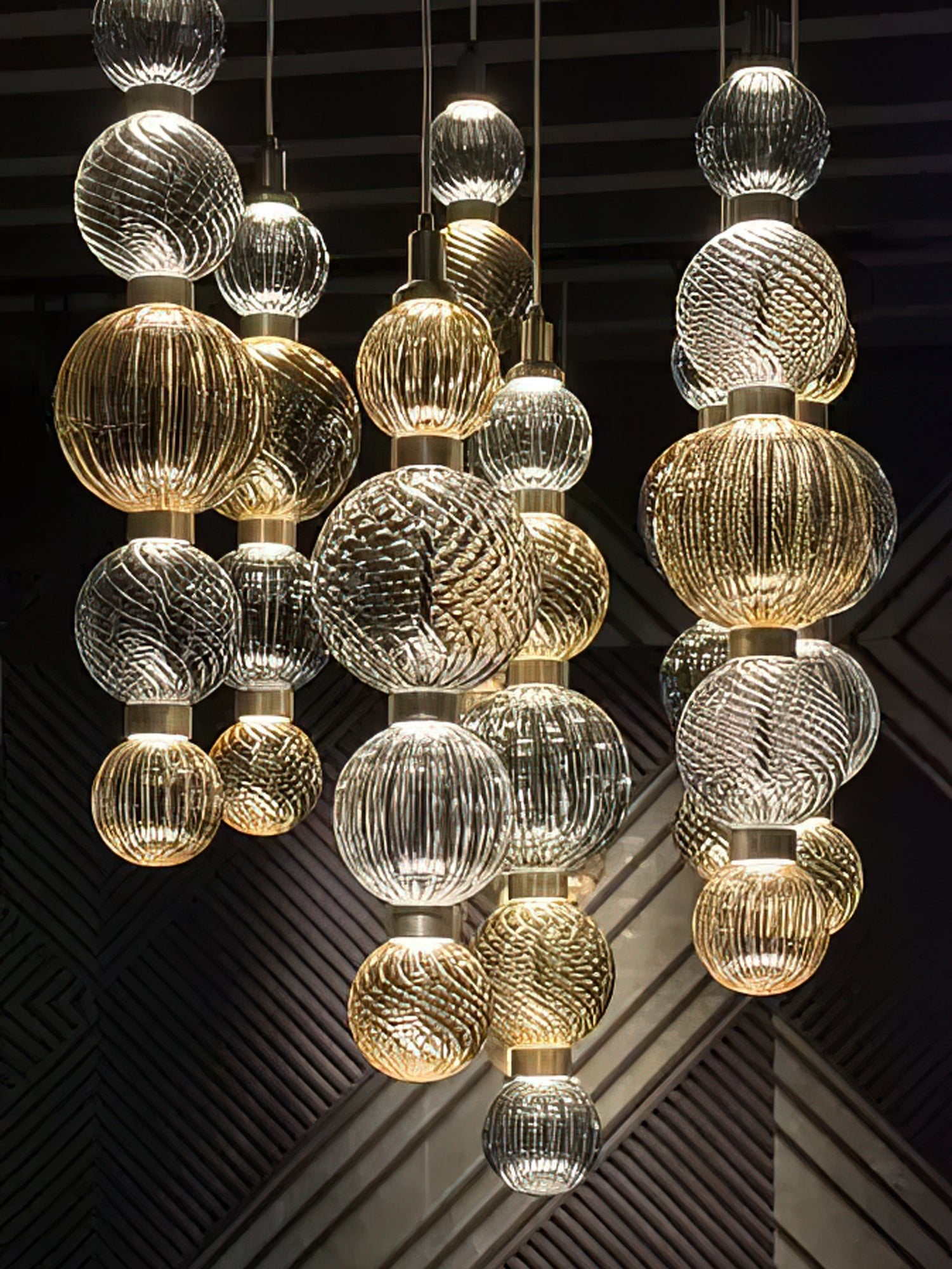 Celvara Globe Pendant Lamp - Vakkerlight