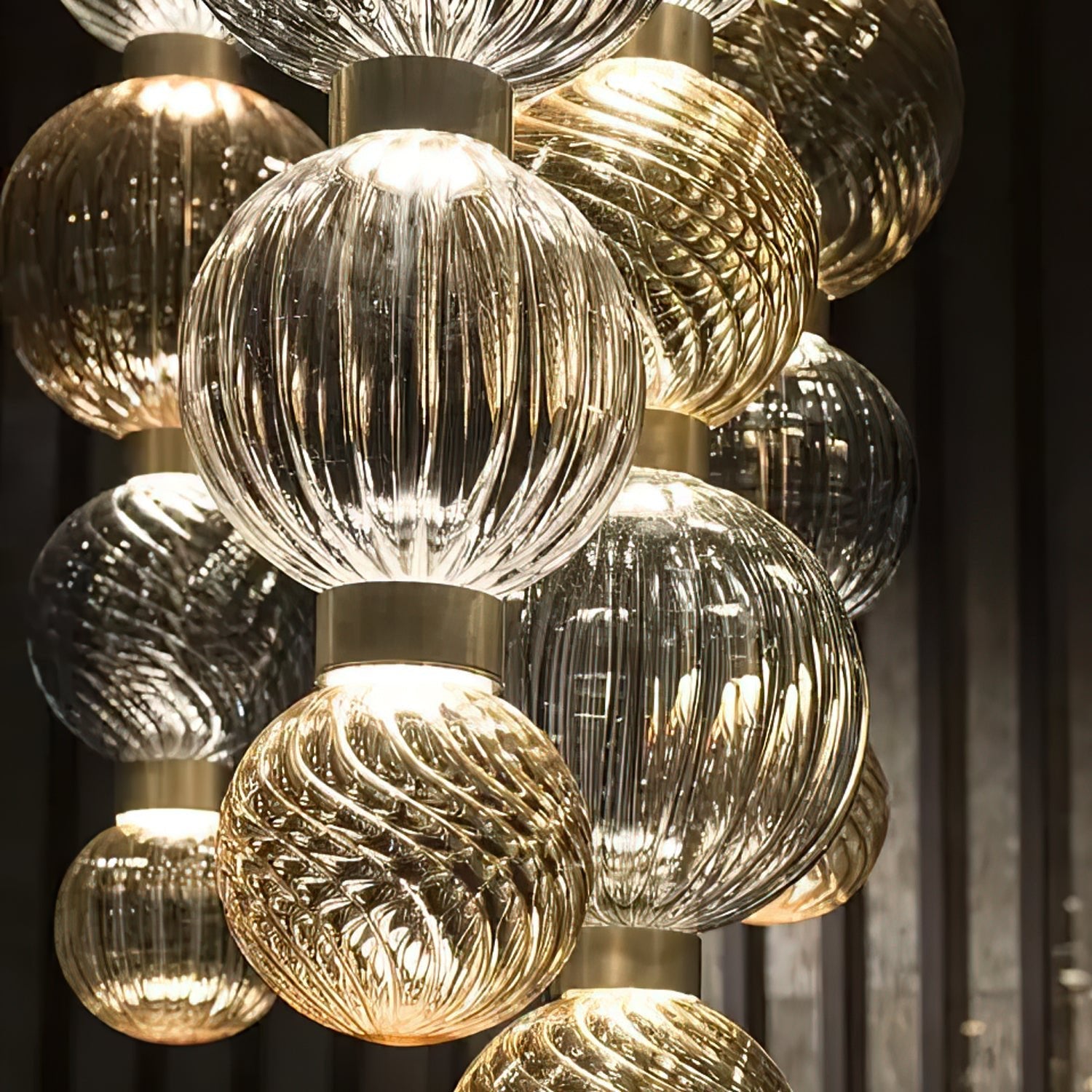 Celvara Globe Pendant Lamp - Vakkerlight