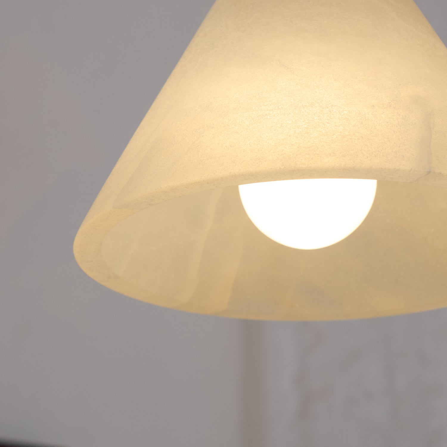 Liora Minimalist Alabaster Pendant Light - Blowlighting