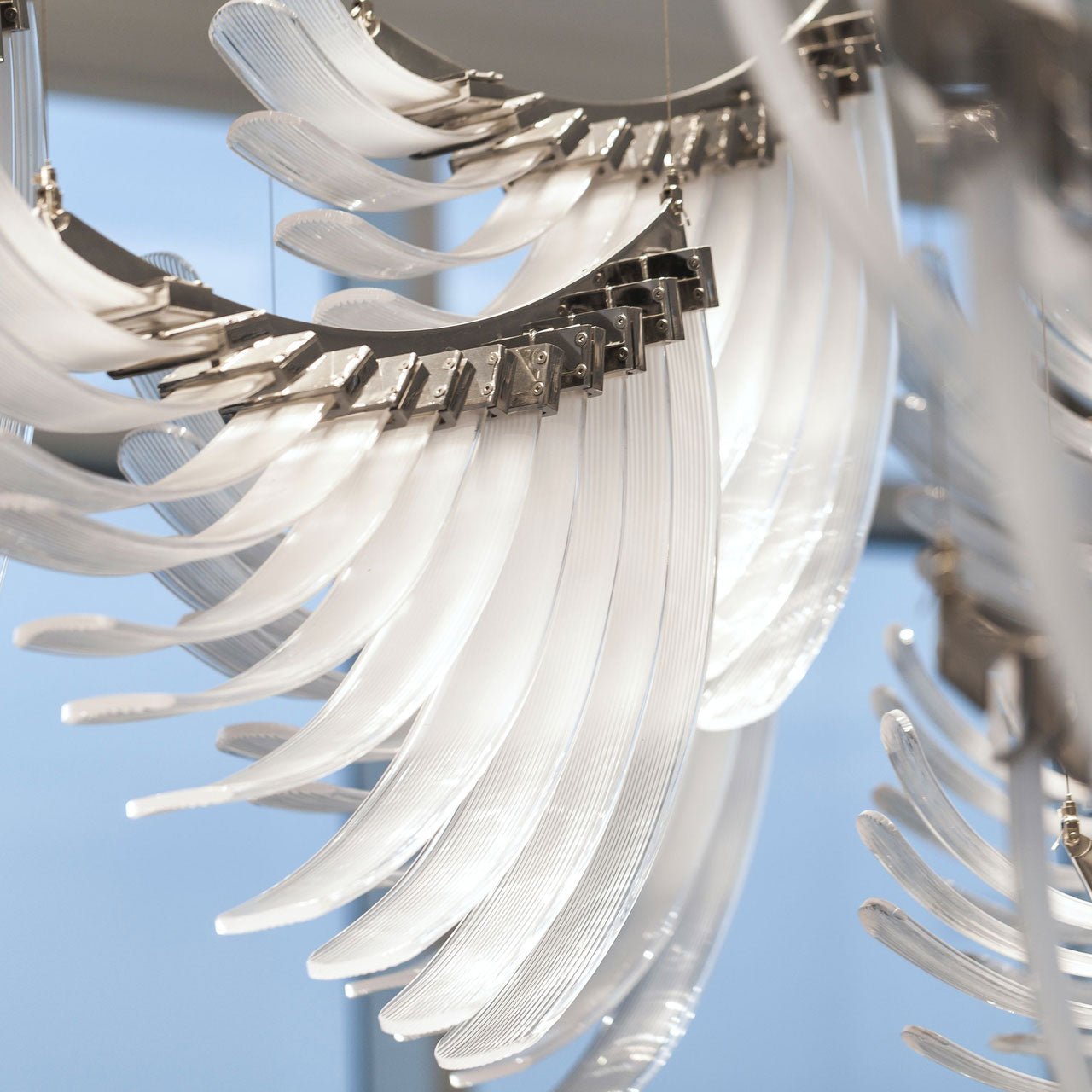 Eurrinia Glass Wing Cluster Chandelier - Blowlighting