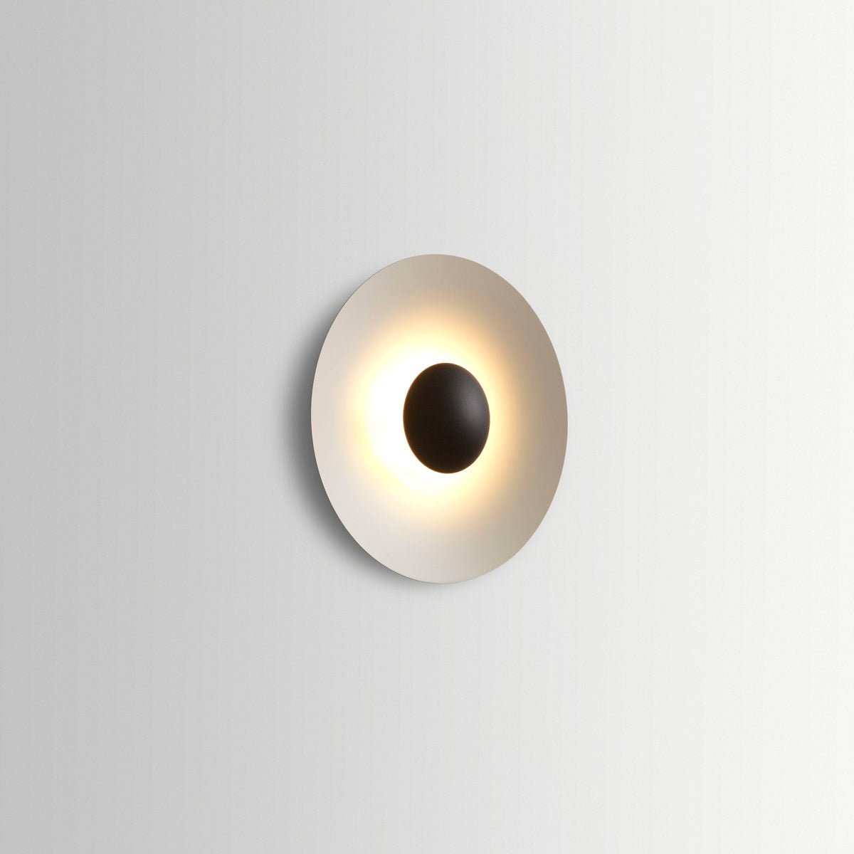 Ginger Modern Minimalist Round Metal Wall Lamp - Blowlighting