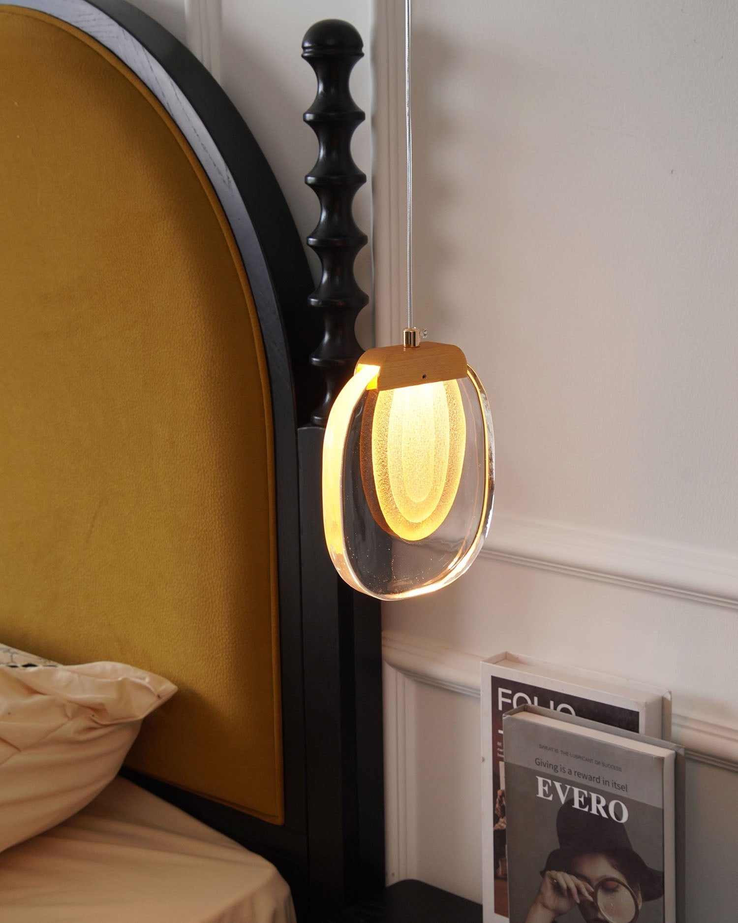 Avesia Minimalist Glass Pendant Light - Letslighting