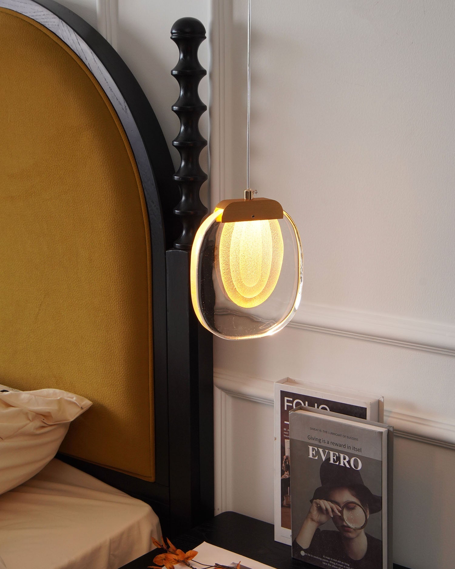 Avesia Minimalist Glass Pendant Light - Letslighting